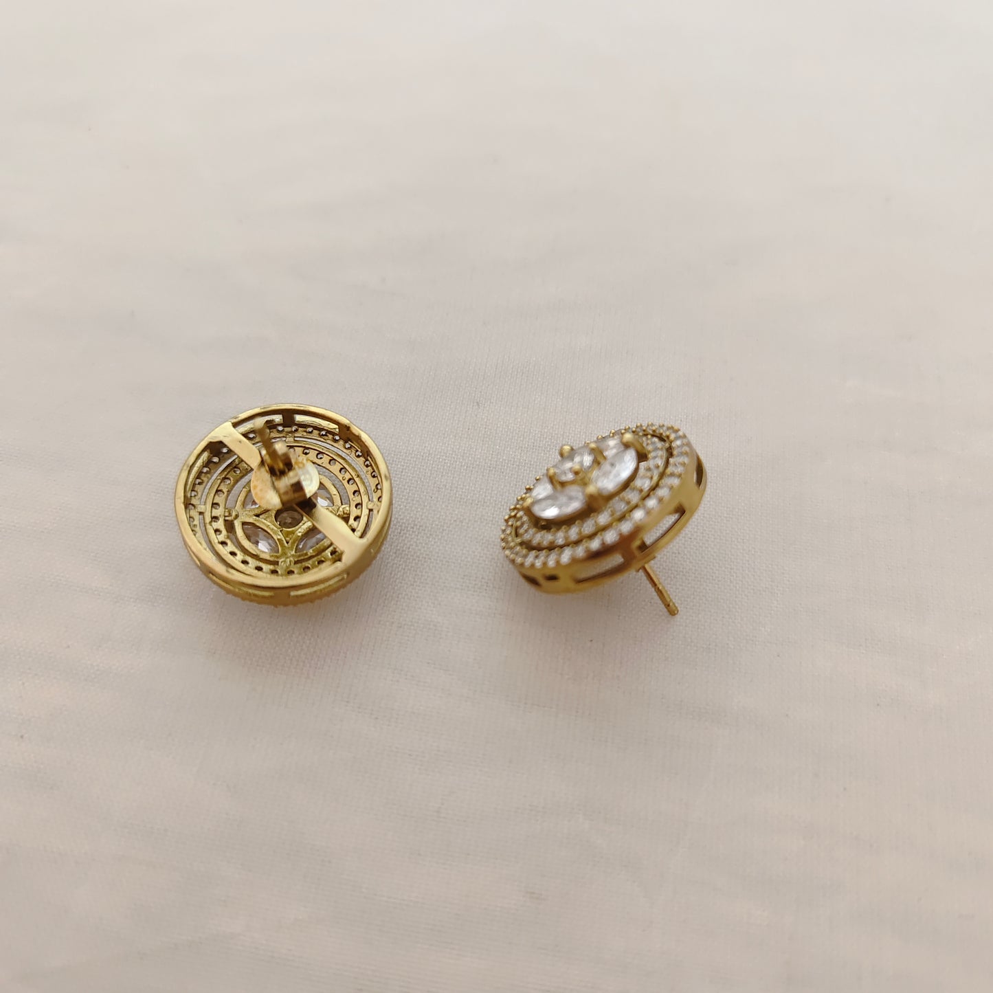 Silver small studs -RCP80