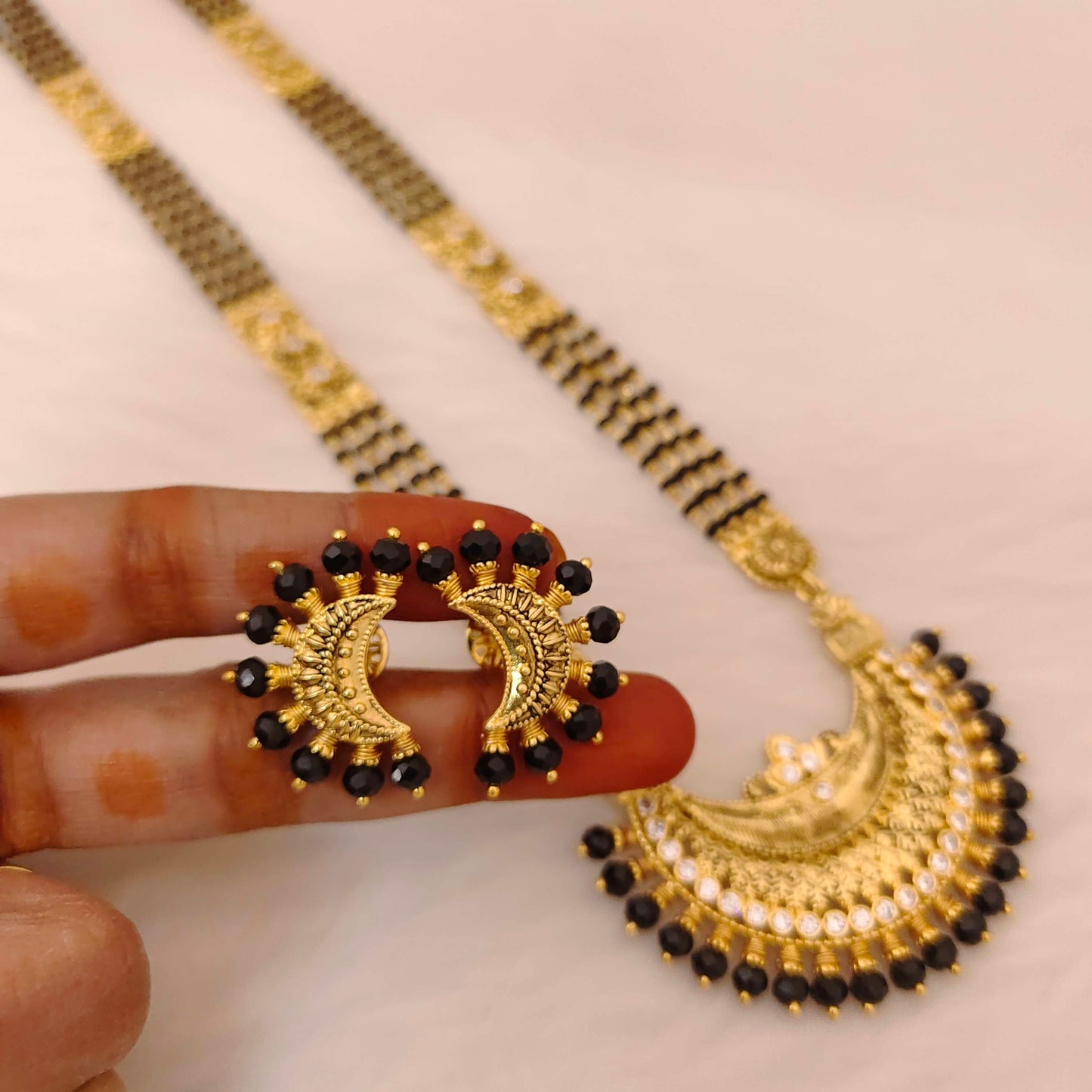 Silver black beads chain with locket - RCD434