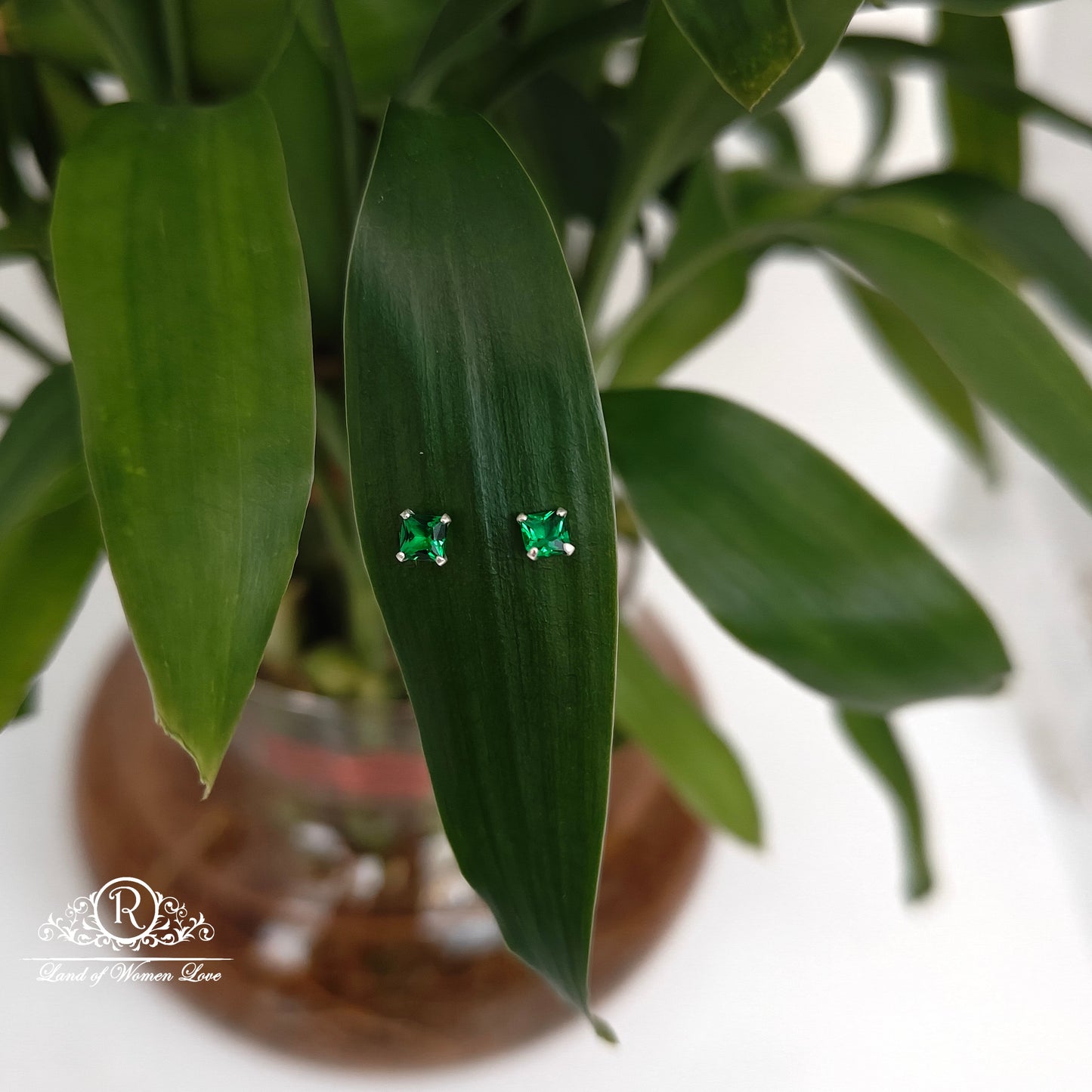 stud 92.5 silver green square stud earrings-rchs34-7 92.5 silver ramala jewelry / ramala collections