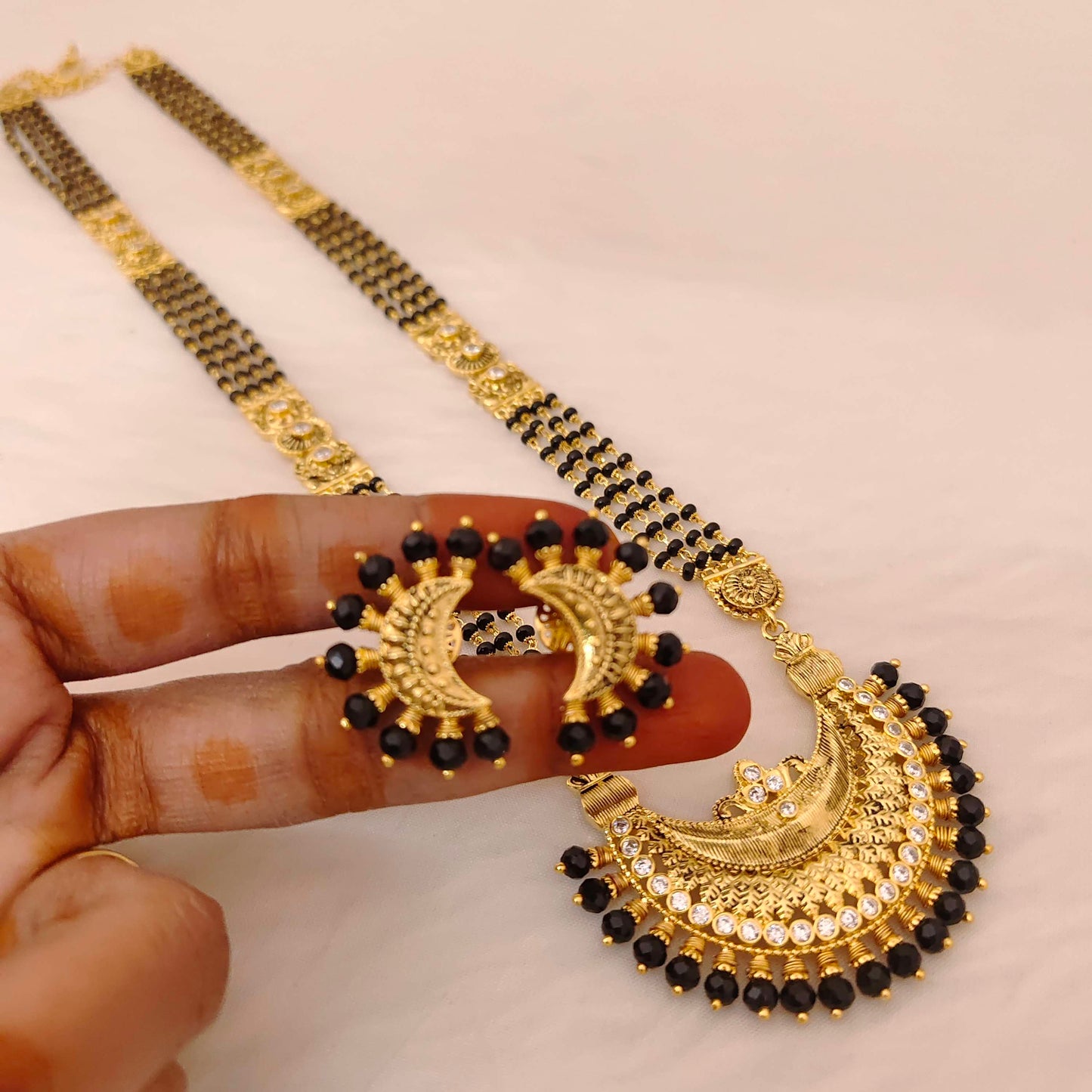 Silver black beads chain with locket - RCD434