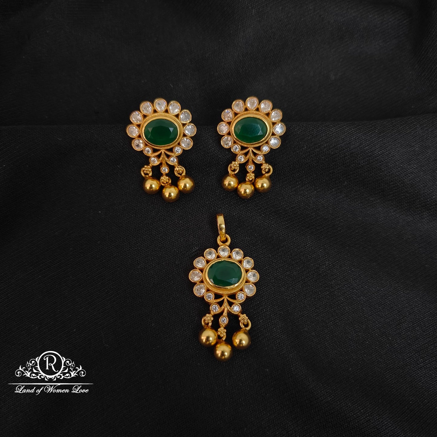 Silver white with emrold stone earrings-RCCP278