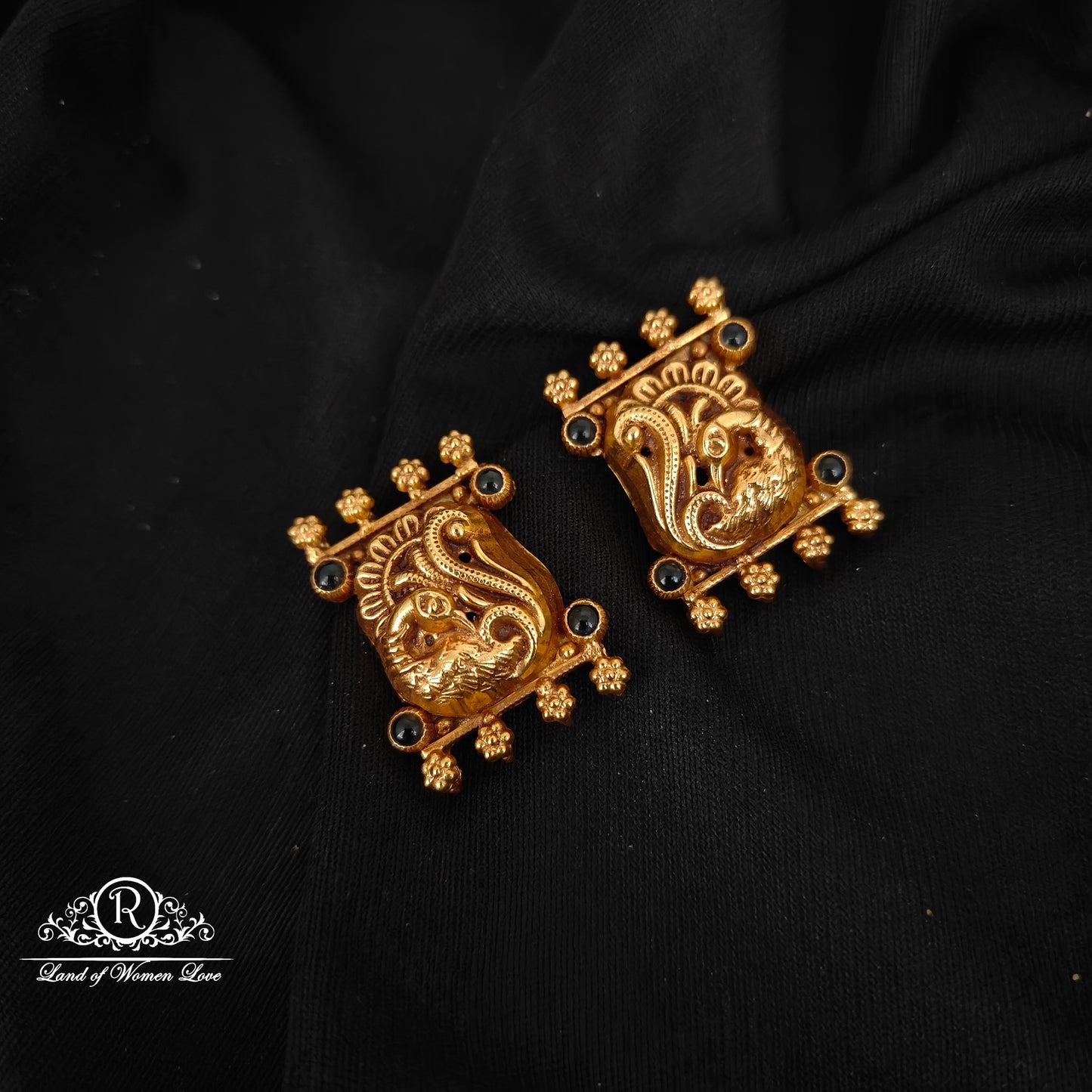 92.5 silver simple and cute side locket - rc06m1205 92.5 silver ramala jewelry / ramala collections