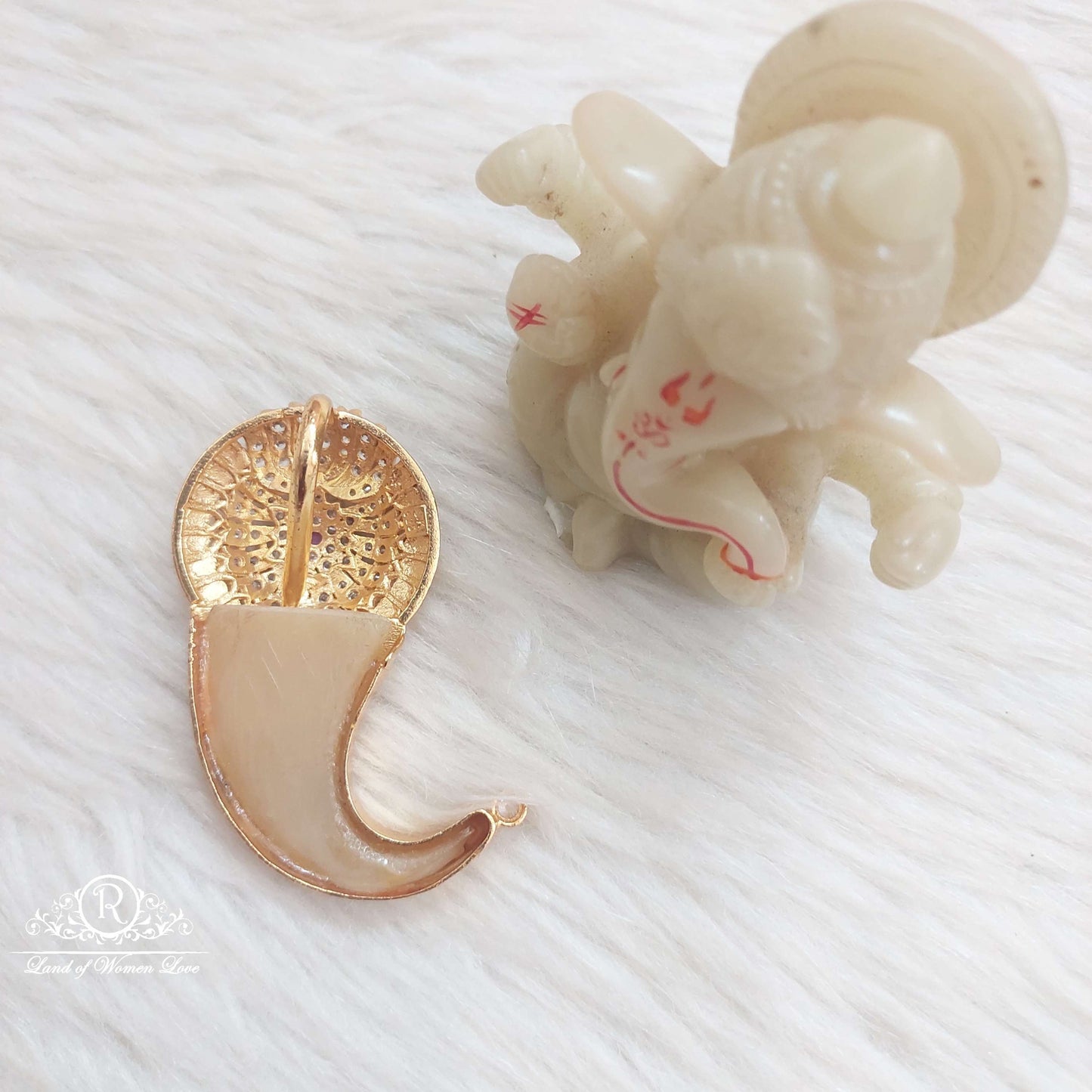 Silver Puligoru Locket-S477