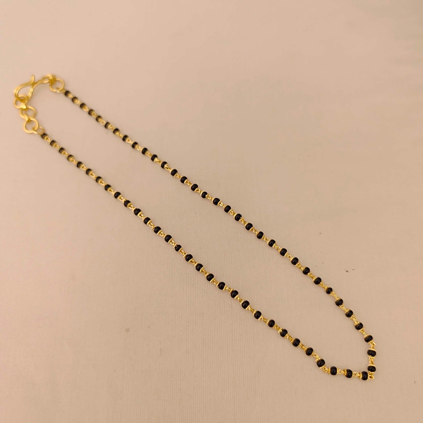 Silver black beads one line:RCD357