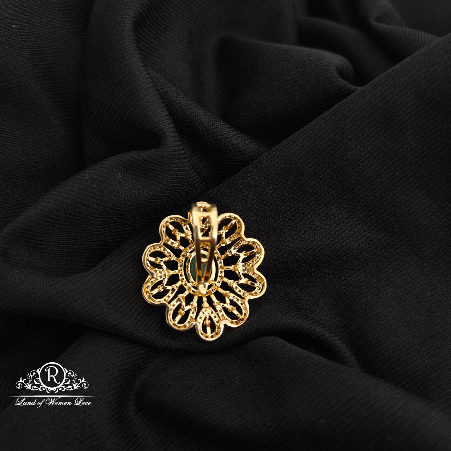 92.5 Silver diamond finishing flower design pendent -RCR109