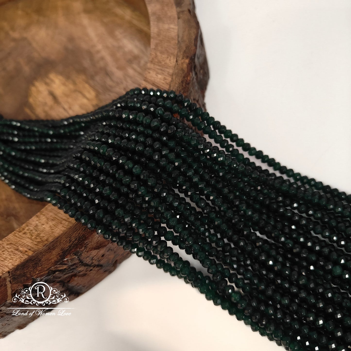 Cutting green beads-RCMR34-1