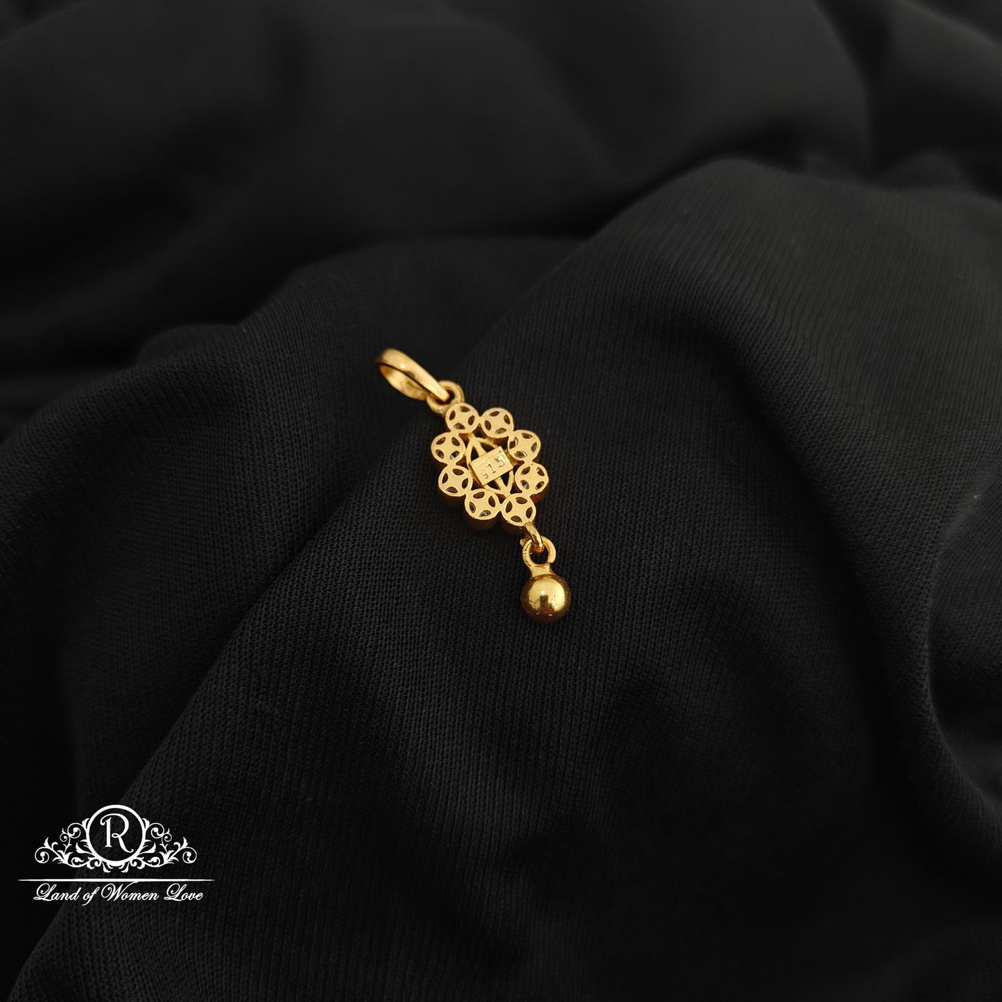 92.5 Silver flower design with gold polish locket-RCR257