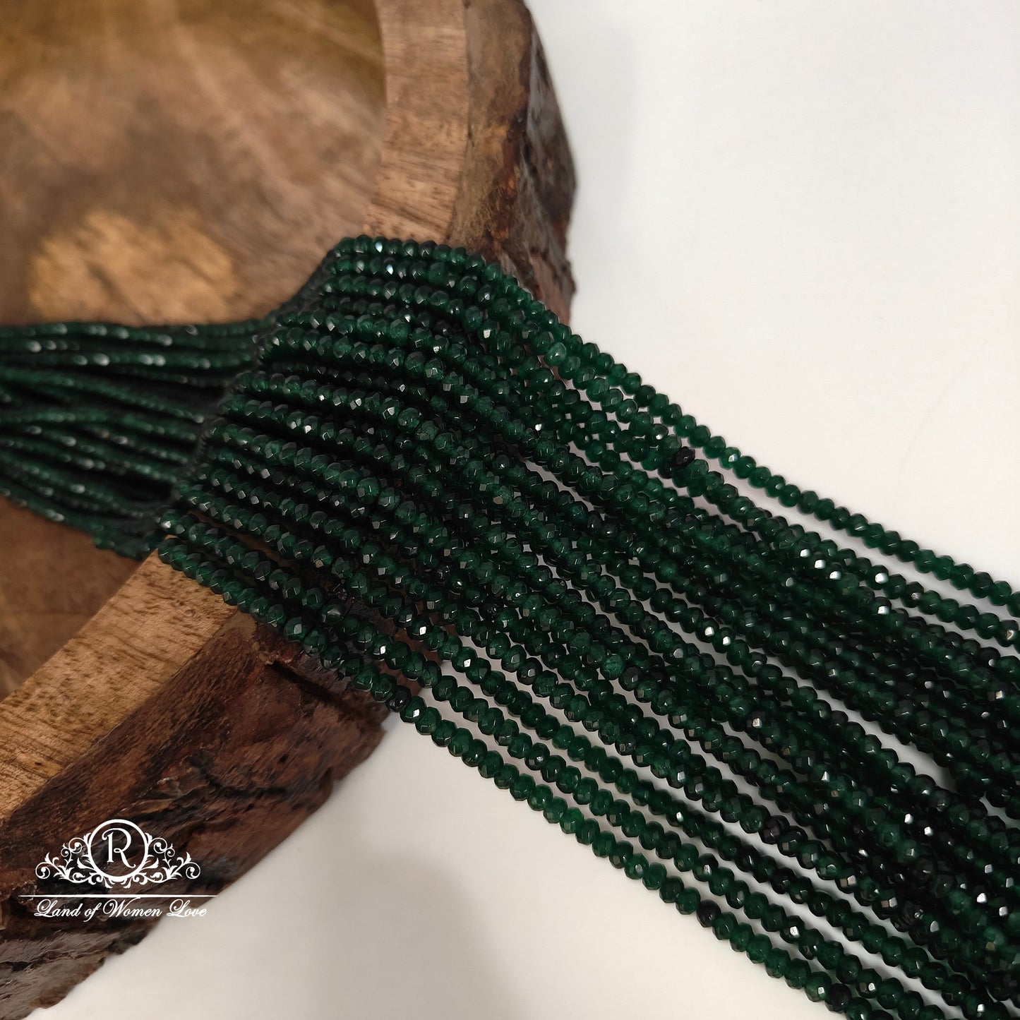 Cutting green beads -RCMR33-2