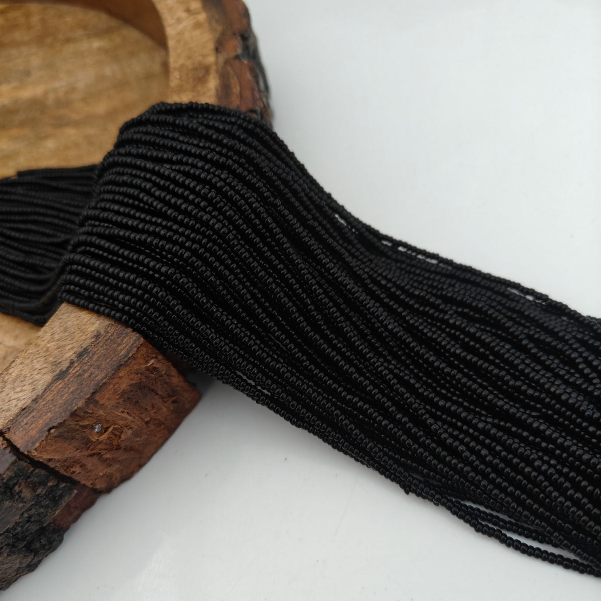 Black beads -RCMJ377