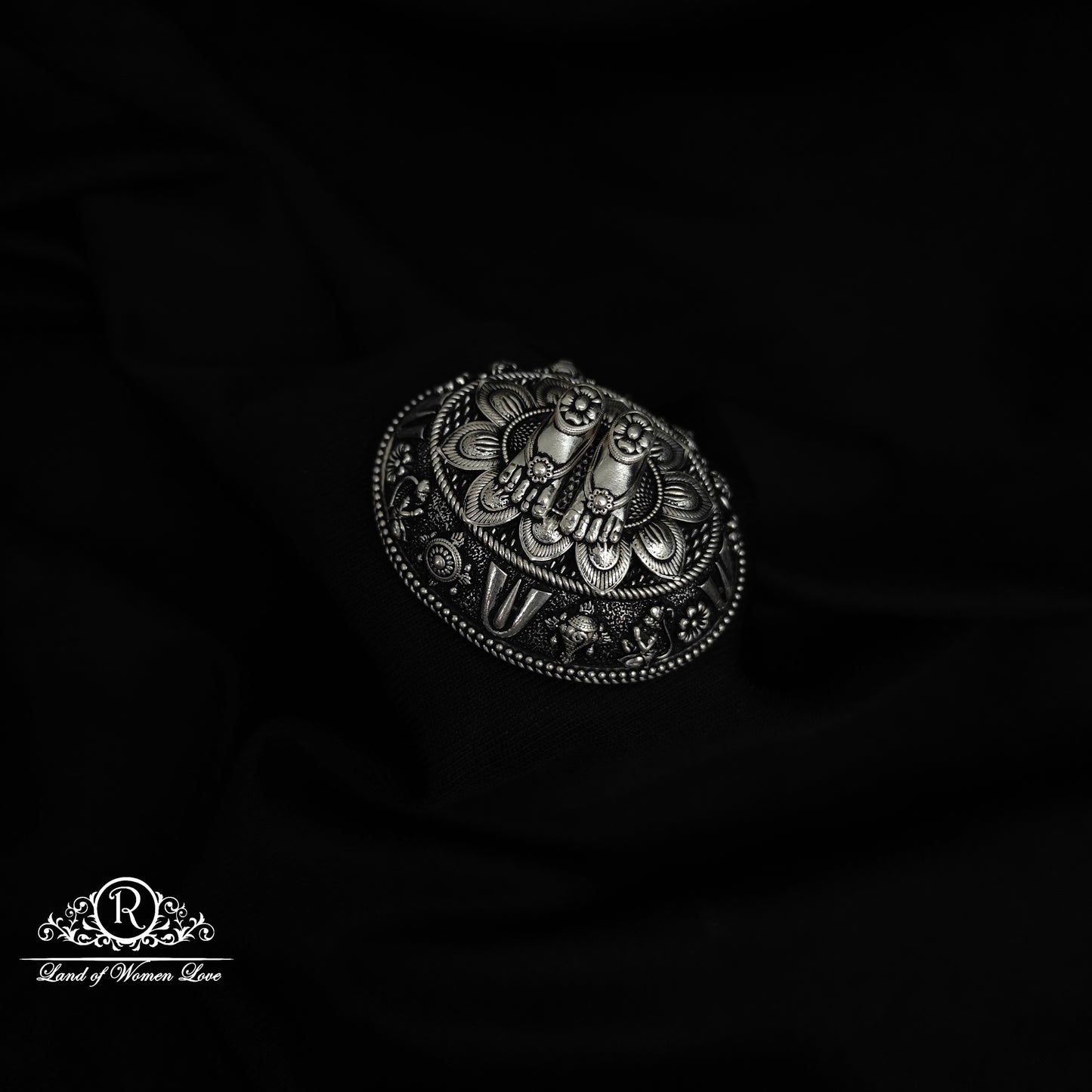 SILVER VENKATESWARA SWAMY PADALU-RCRS54