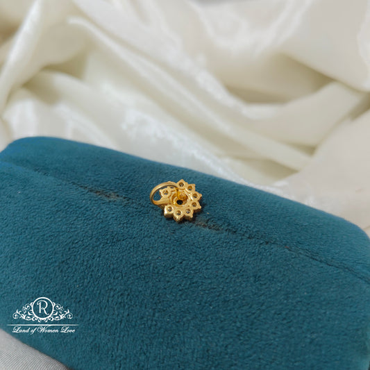 92.5 Silver flower design with green stone nosepin-RCR094