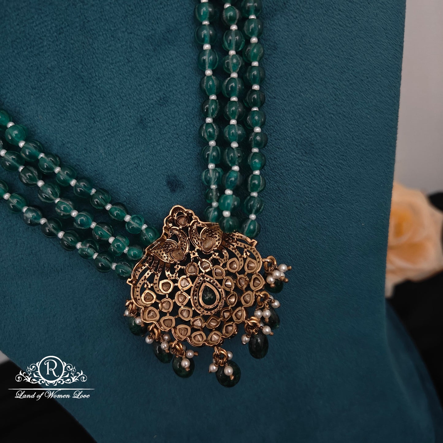 92.5 Silver Mossinate Peacock Pendant With Green Pumpkin Beads 3Lines -RCH1218
