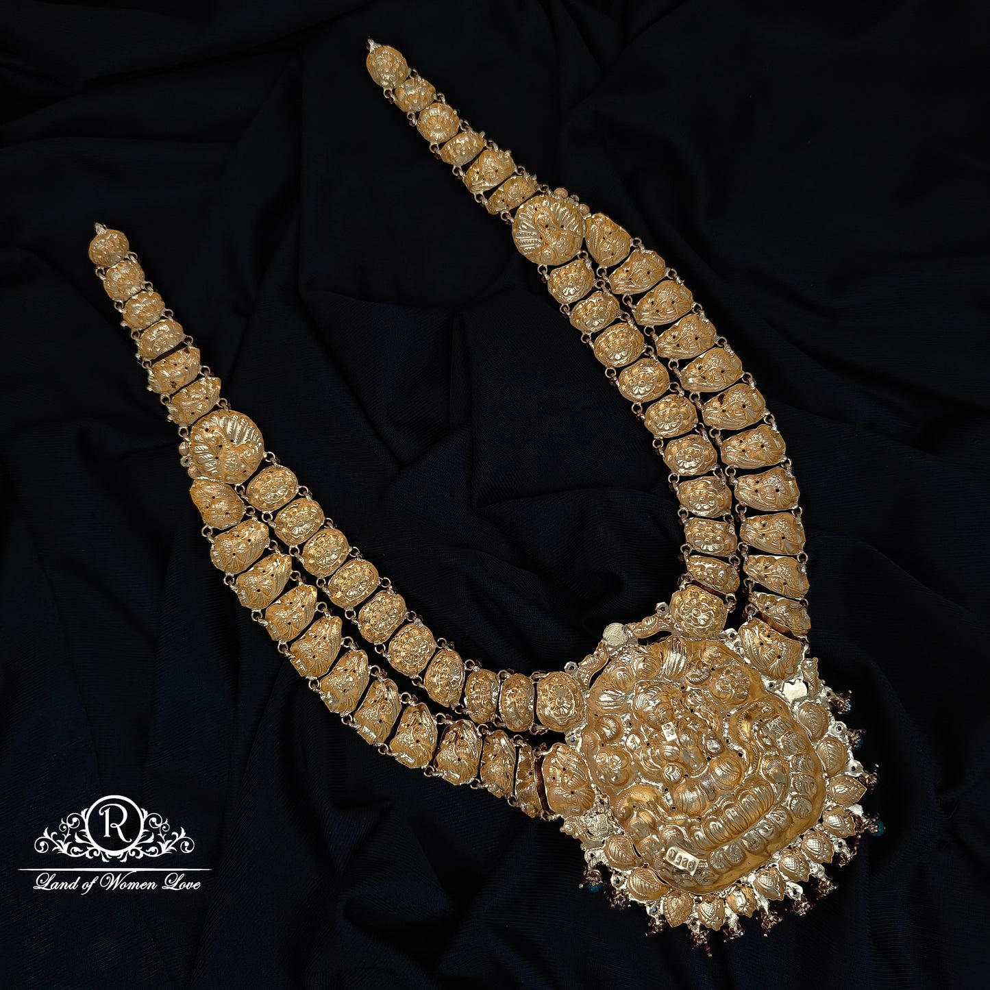 92.5-SILVER LAKSHMI DEVI WITH PEACOCK DESGIN HARAM-RCZ954