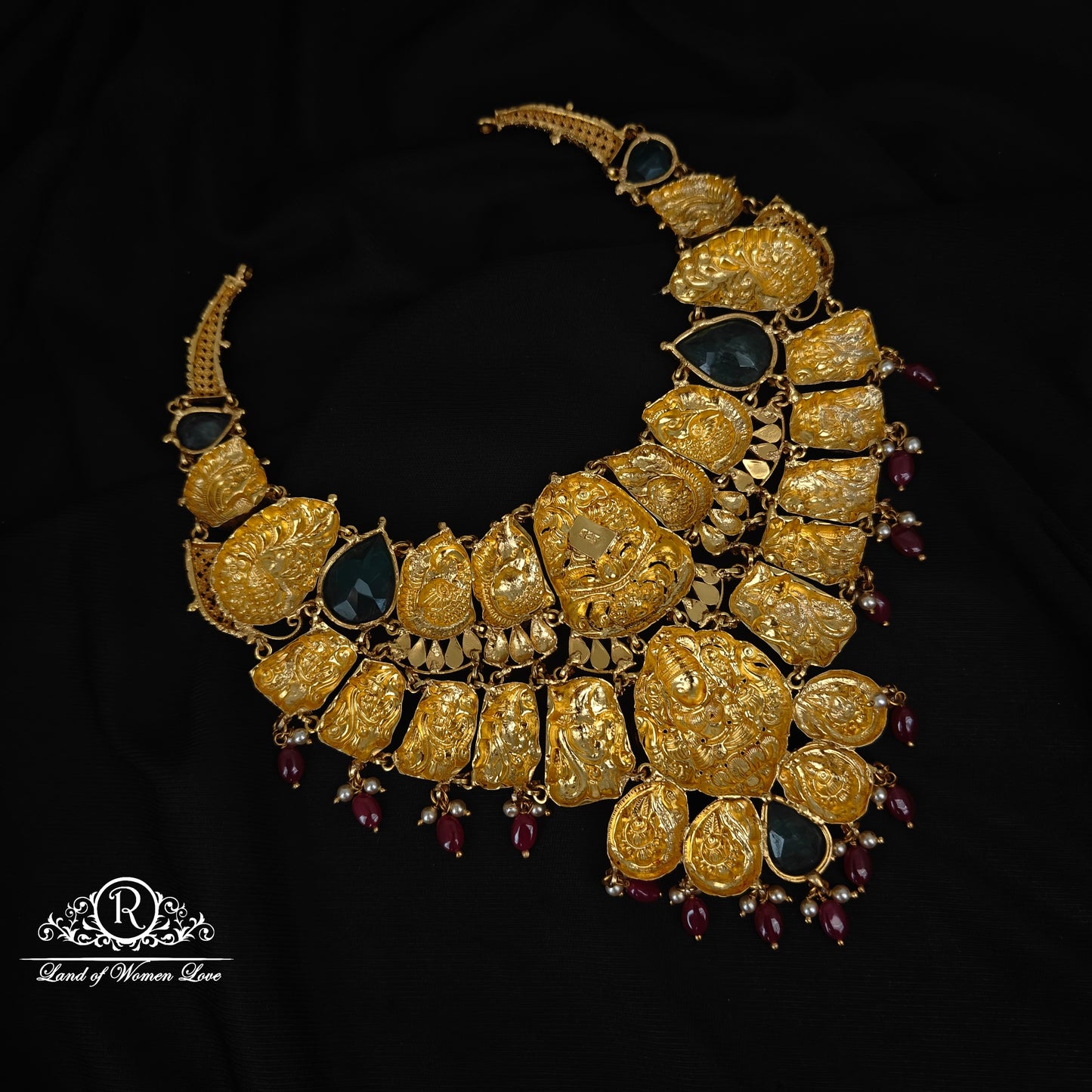 92.5 SILVER LAKSHMI DEVI WITH PEACOCK NECKLACE-RCM1369