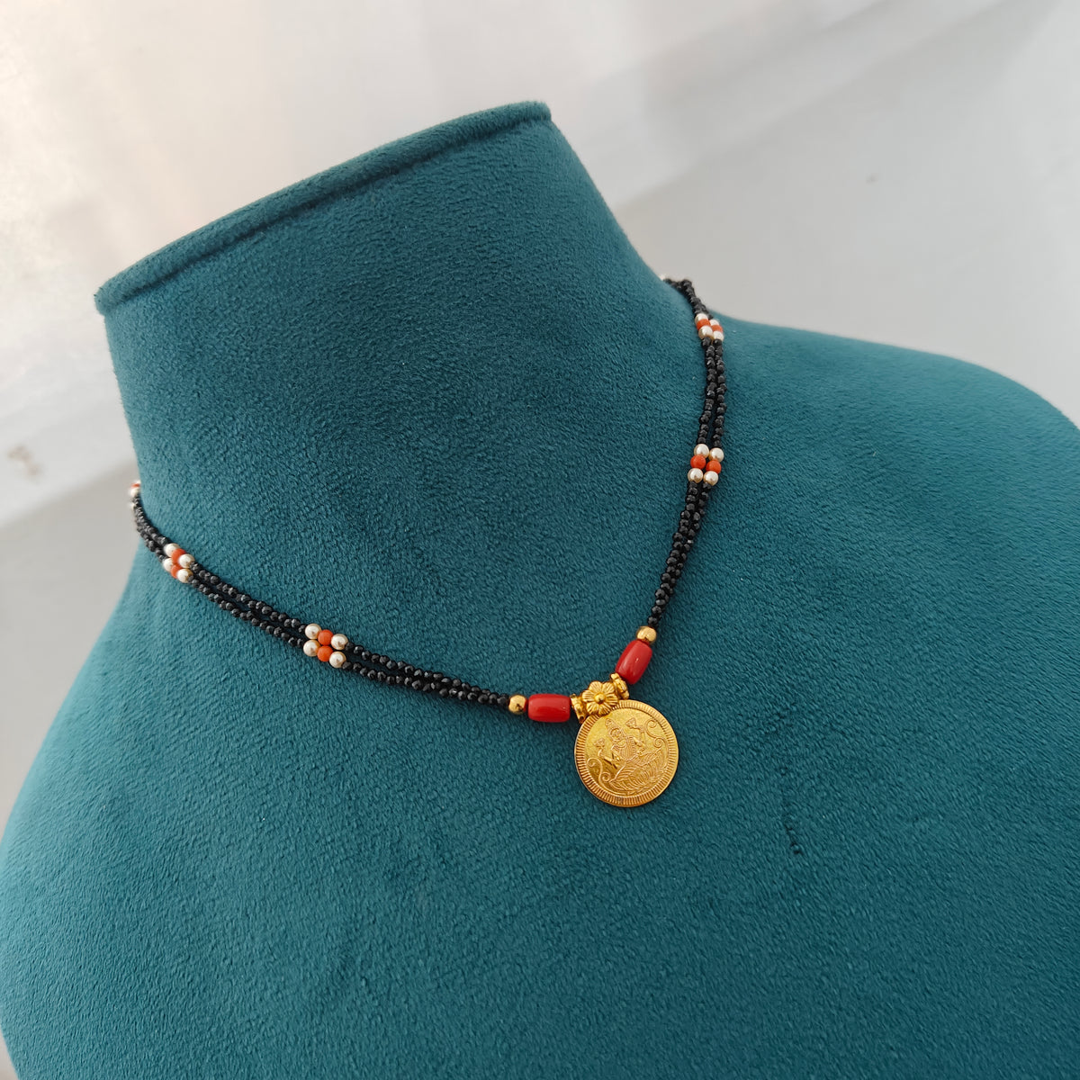 92.5 silver Black Beads with kasu locket-RCH1384