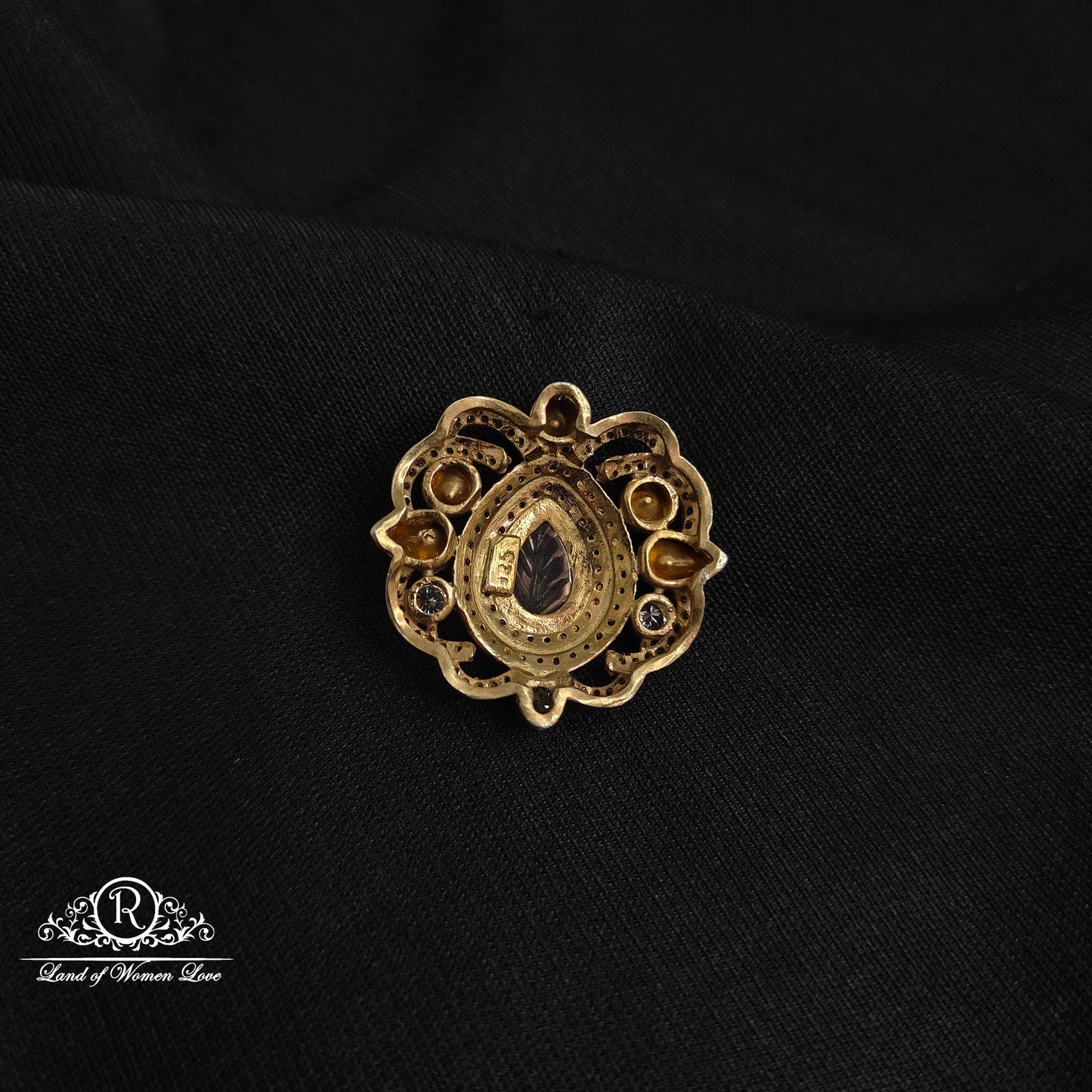 92.5 Silver Victorian leaf design side locket-RCM1104