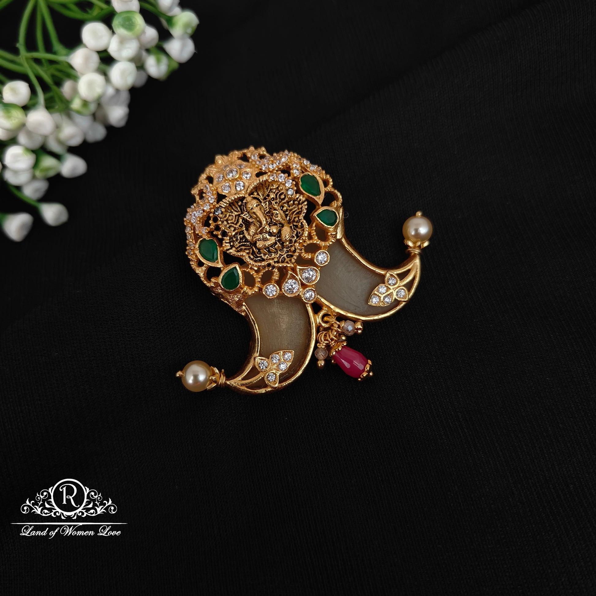 92.5 silver simple and cute tiger nail pendent with ganesh design-rcjr891 92.5 silver ramala jewelry / ramala collections