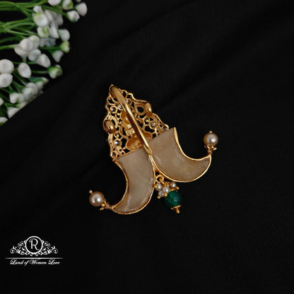 92.5 silver simple and Cute tiger nail pendent with Lakshmi Devi design -RCJR884