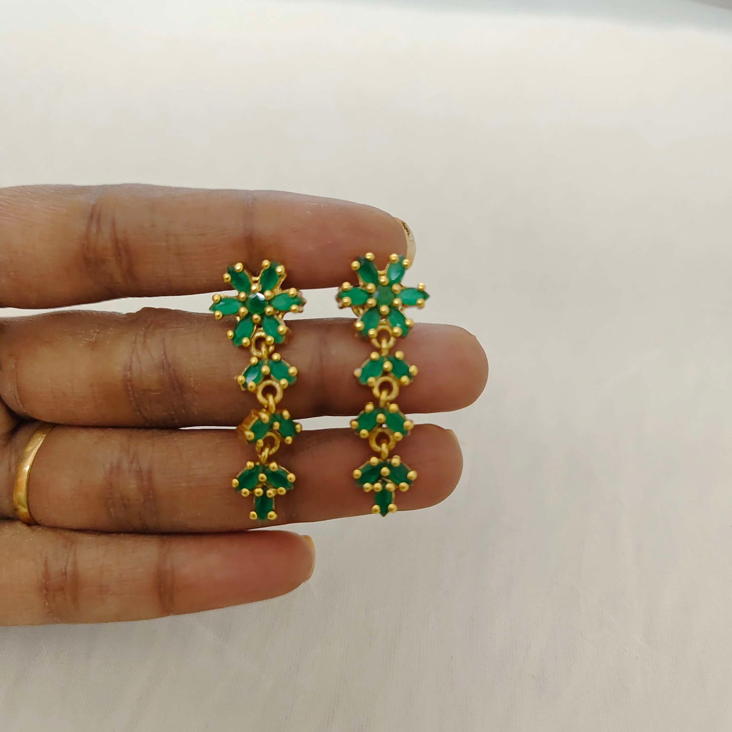 Silver green stone earrings -RCA136