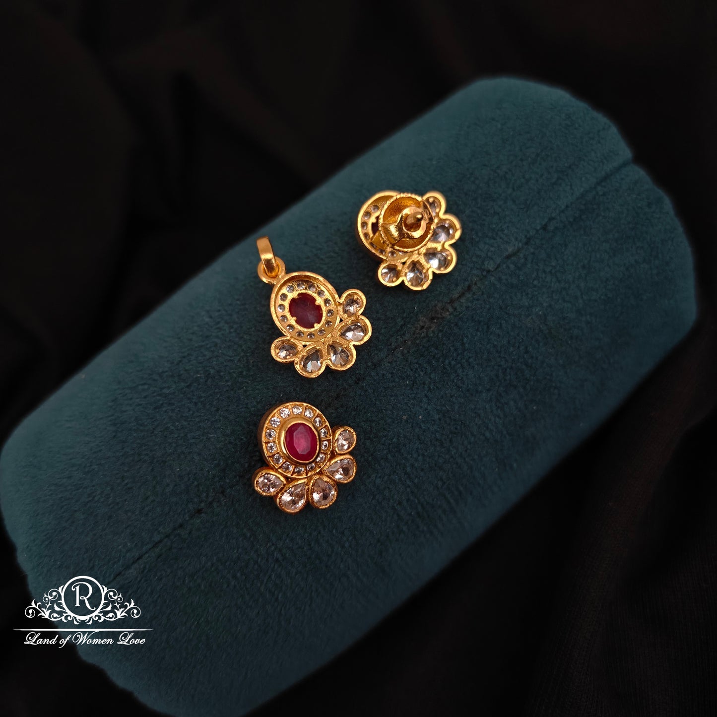 92.5 silver simple and Cute earrings with locket - RCBG081