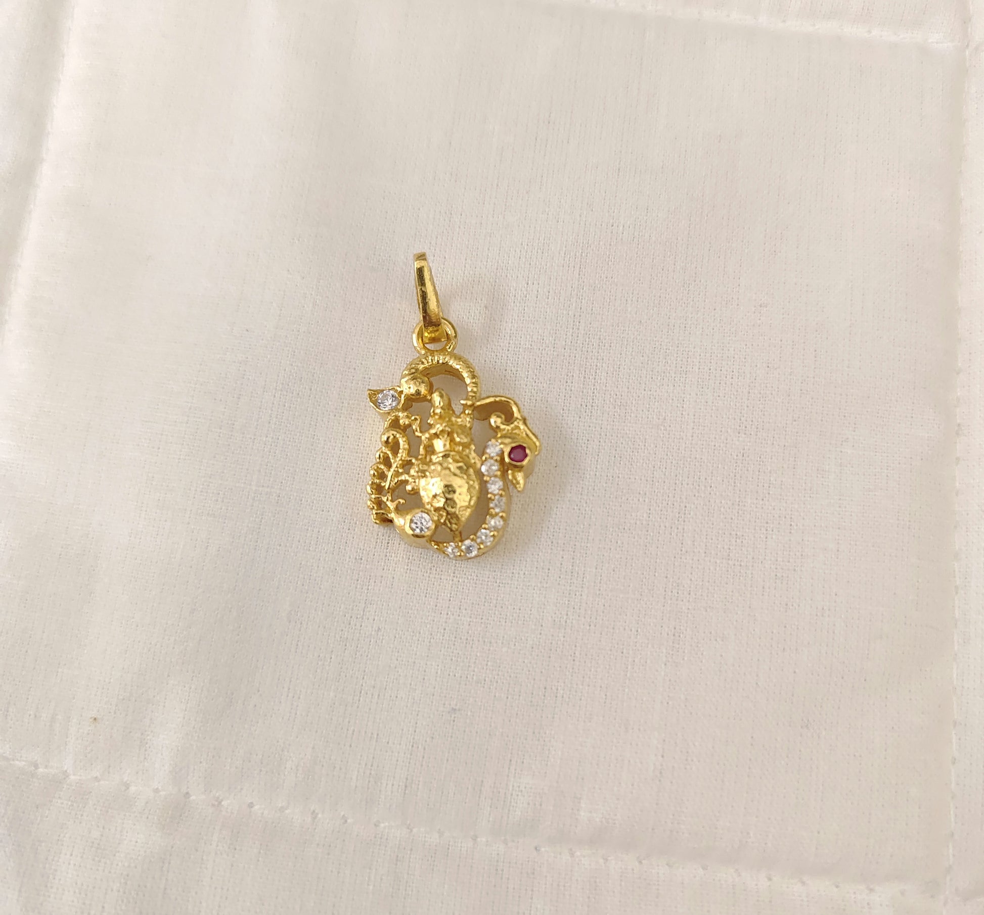 silver small peacock design locket-rch199 92.5 silver ramala jewelry / ramala collections