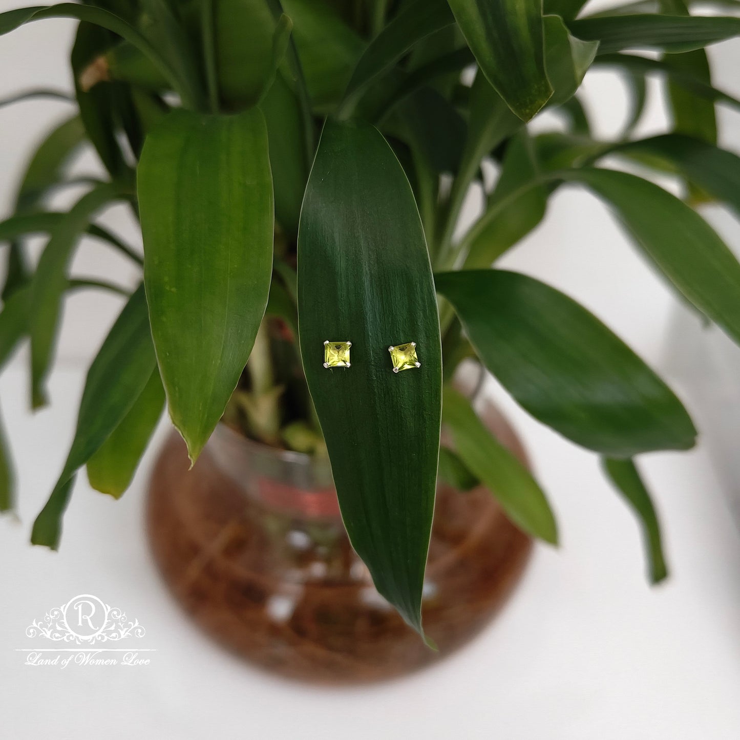 stud 92.5 silver emerald yellow green coloured stud earrings-rchs34-4 emerald 92.5 silver ramala jewelry / ramala collections