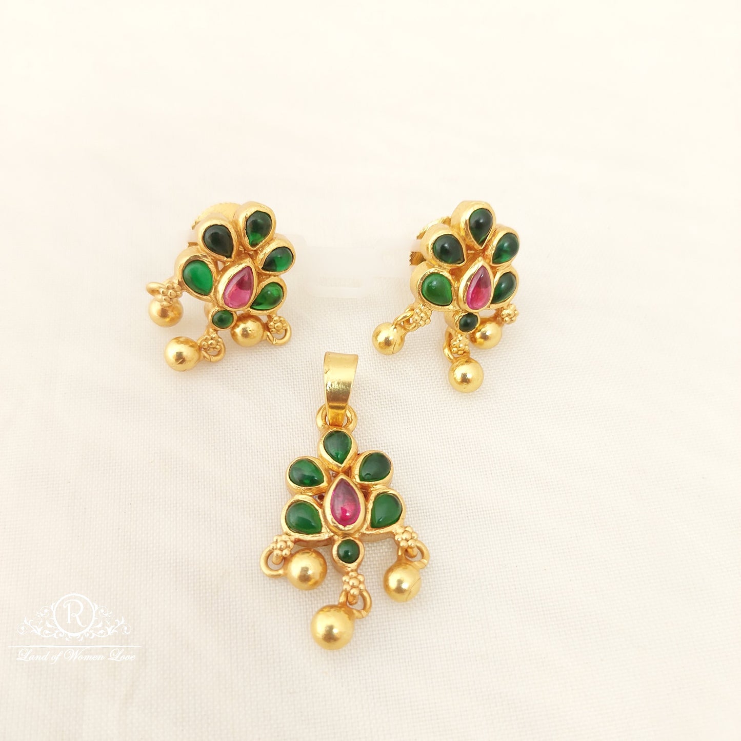 Silver earrings with locket-C043C051