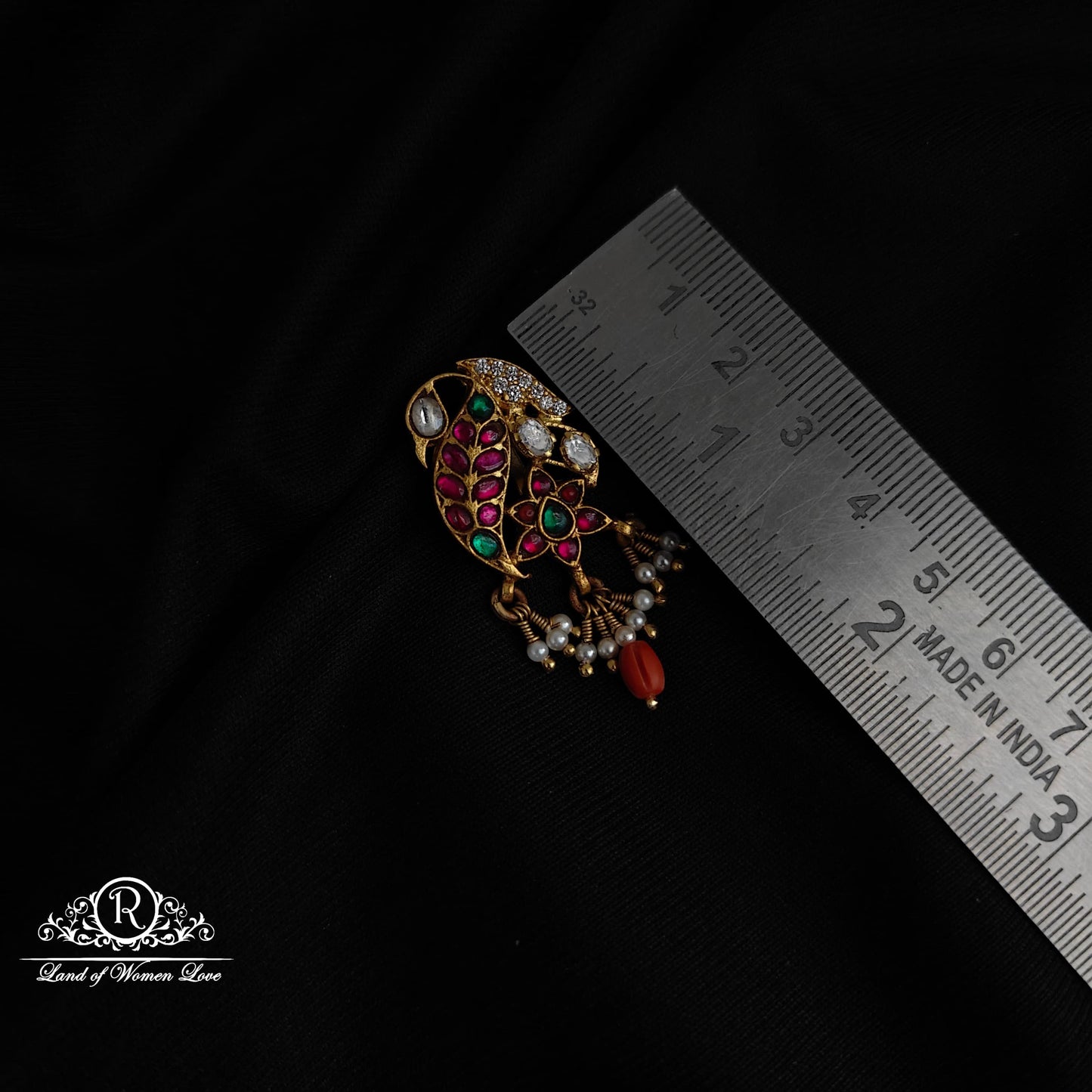 Silver peacock kundan pendant