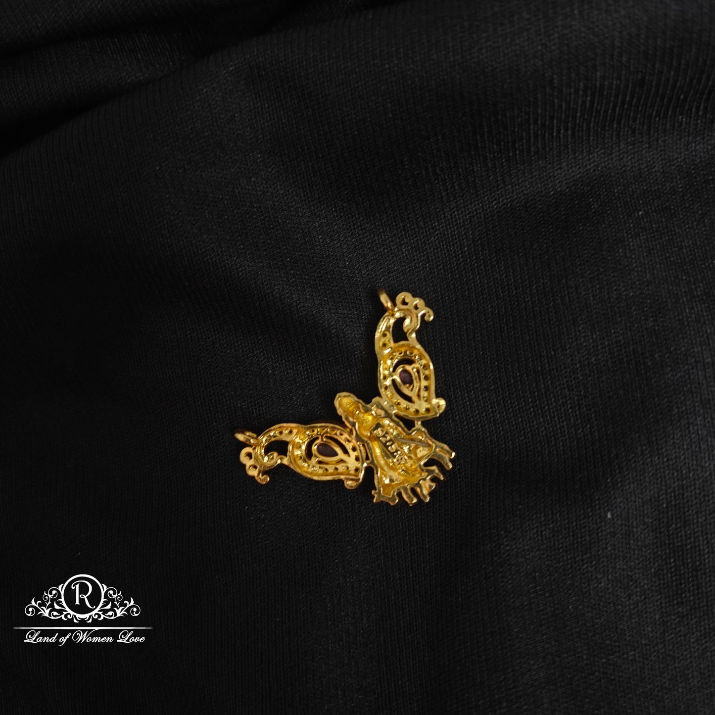 Silver peacock locket-RCDS276