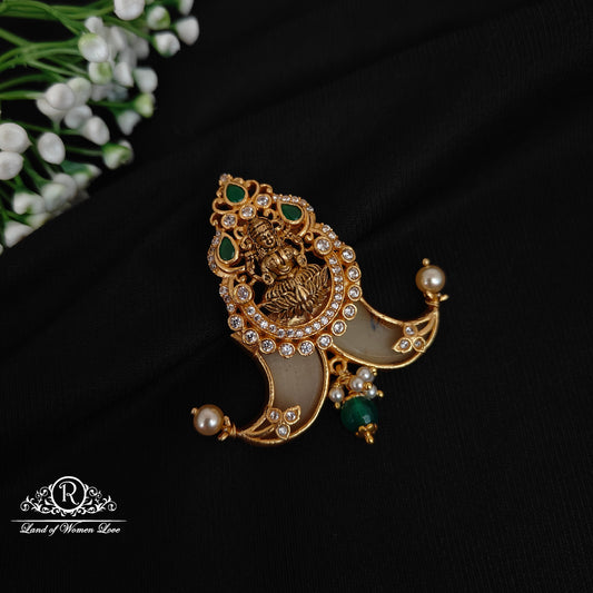 92.5 silver simple and cute tiger nail pendent with lakshmi devi design -rcjr884 92.5 silver ramala jewelry / ramala collections