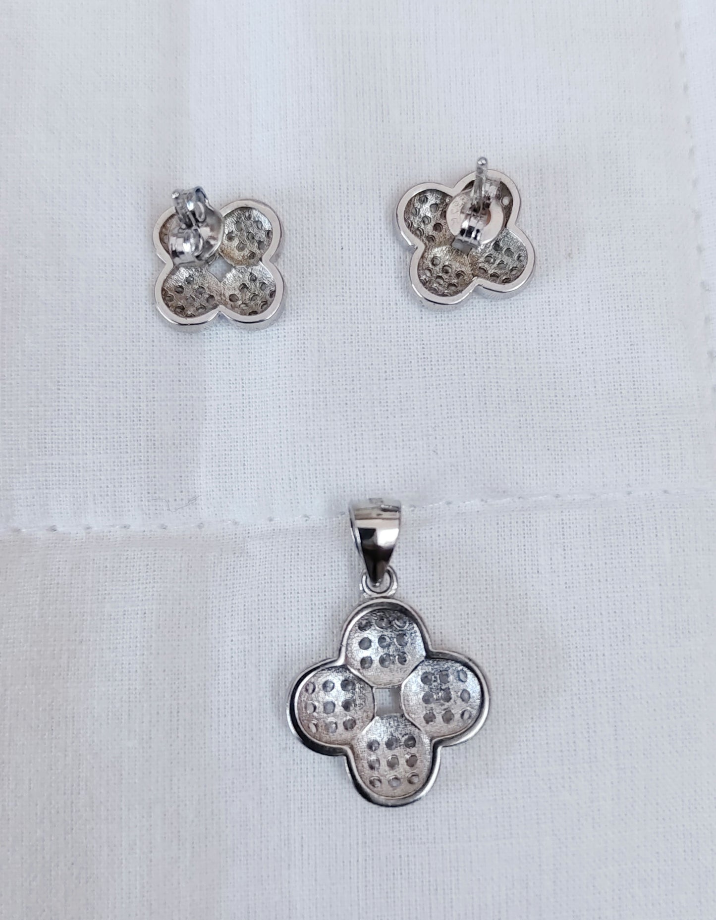 Silver earrings with pendent -RCG010