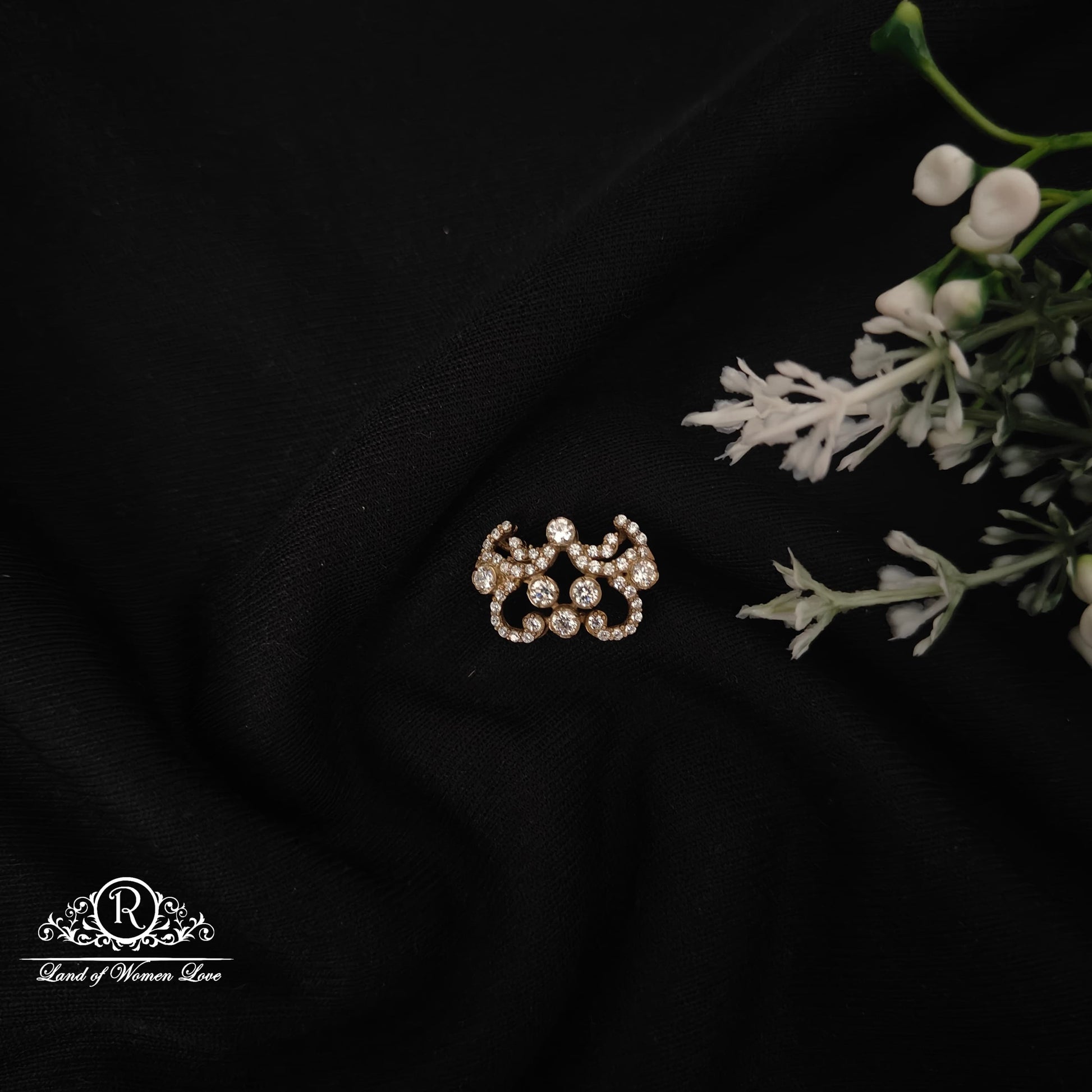 92.5 silver white stones victorian side lockets-rcm1071 92.5 silver ramala jewelry / ramala collections