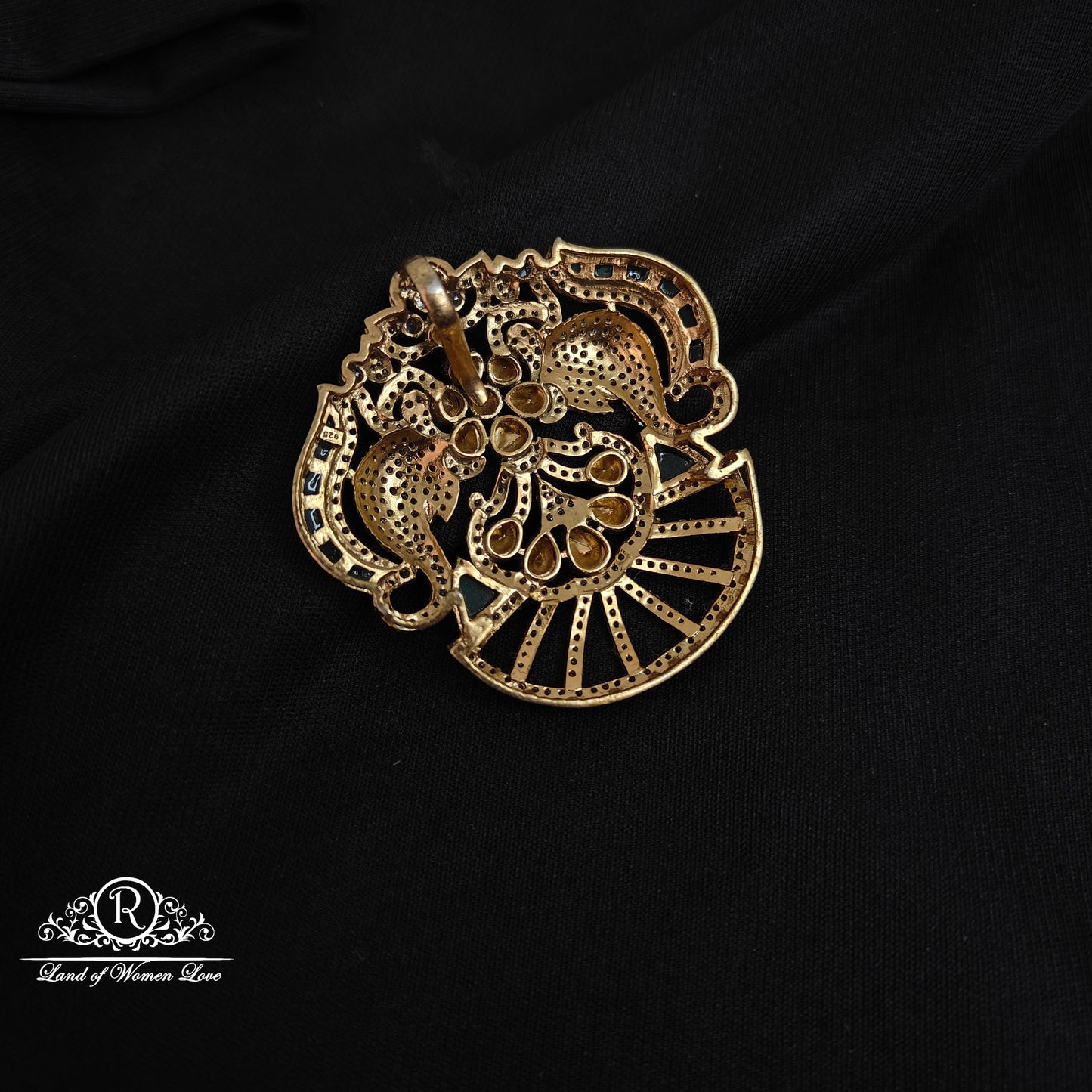 92.5 Silver Elephant design Victorian Side Locket-RCM110