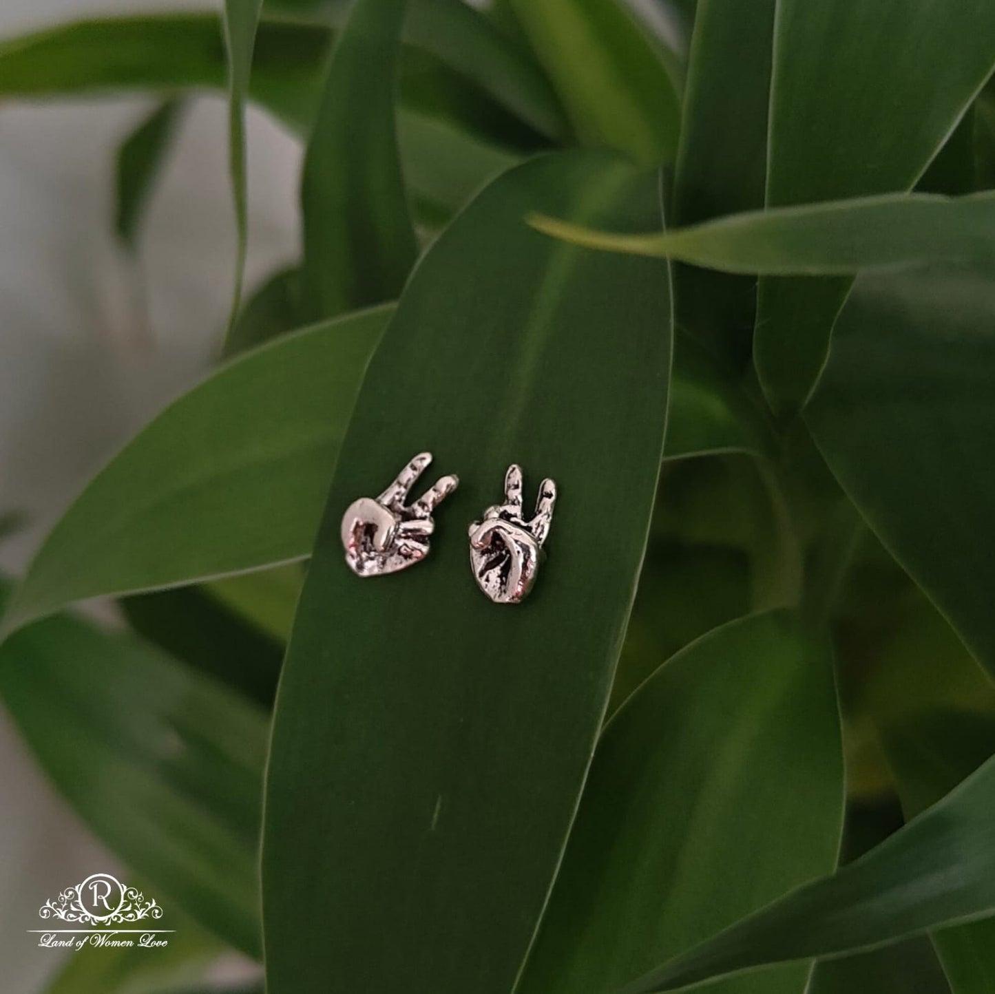 stud silver victory symbol kids earrings -rchs23 92.5 silver ramala jewelry / ramala collections