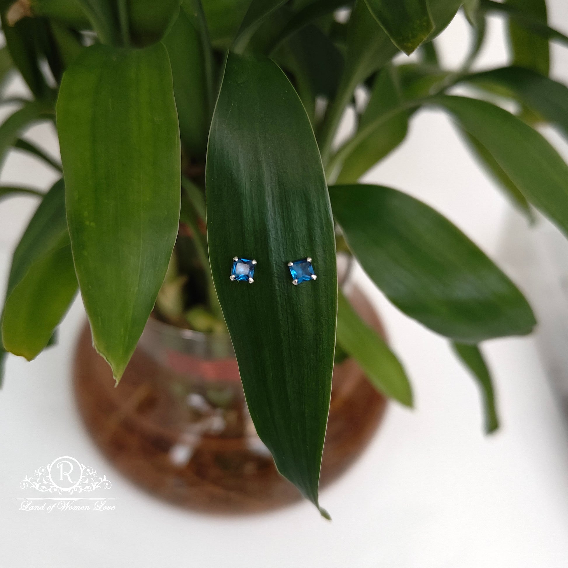 stud 92.5 silver emerald blue coloured square stud earrings-rchs34-5 emerald 92.5 silver ramala jewelry / ramala collections