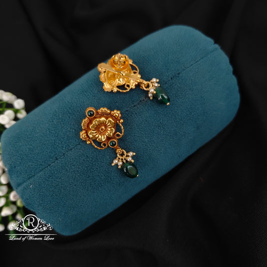 92.5 silver simple and Cute earrings with flower design-RCM1182