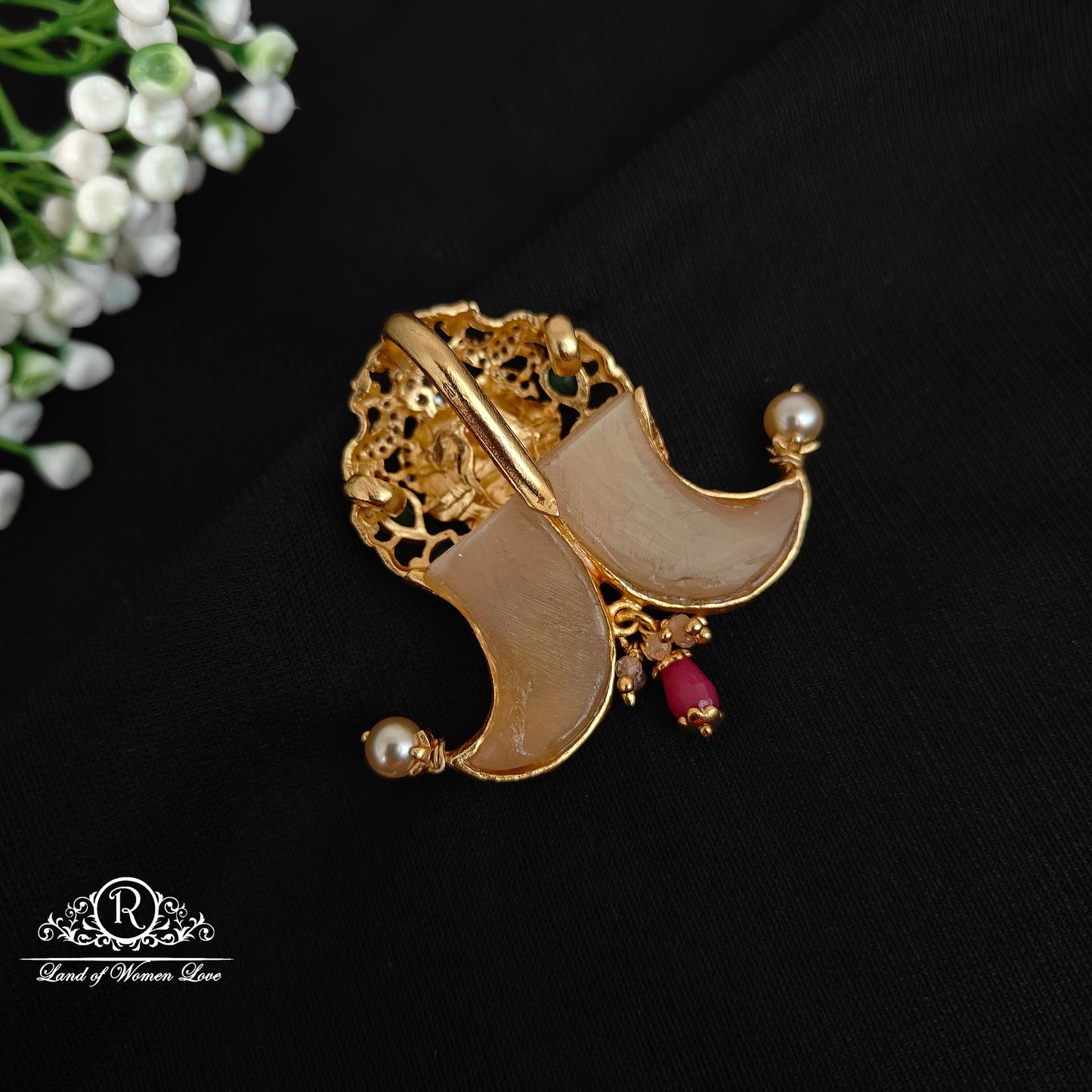 92.5 silver simple and Cute tiger nail pendent with ganesh design-RCJR891