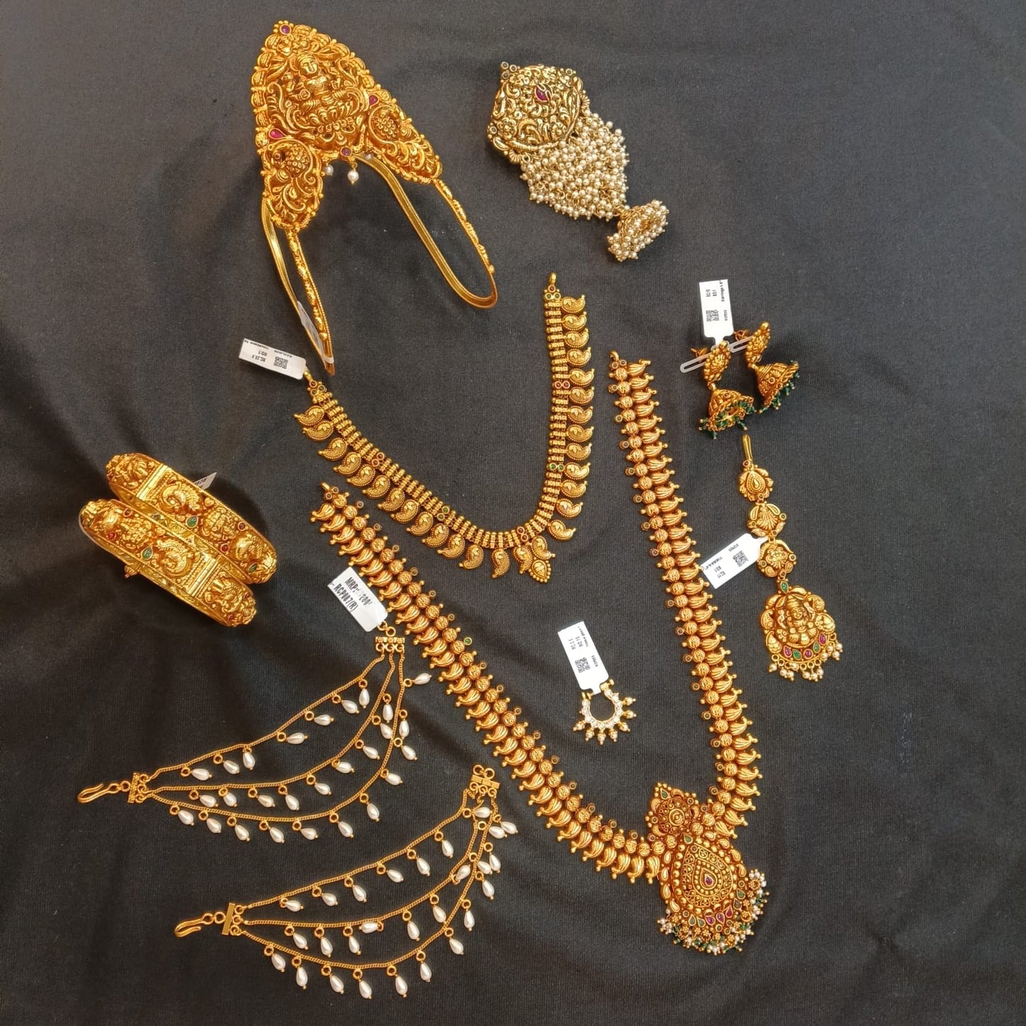 92.5 Silver with gold polish Bridal wear Jewellery Full set