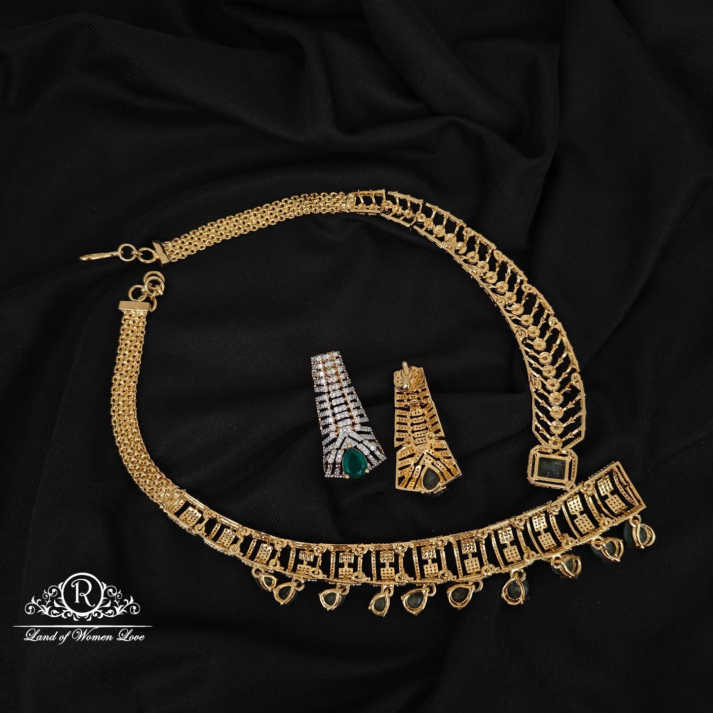 92.5 SILVER DIAMOND FINISHING NECKLACE WITH EARRINGS SET-RCM1444