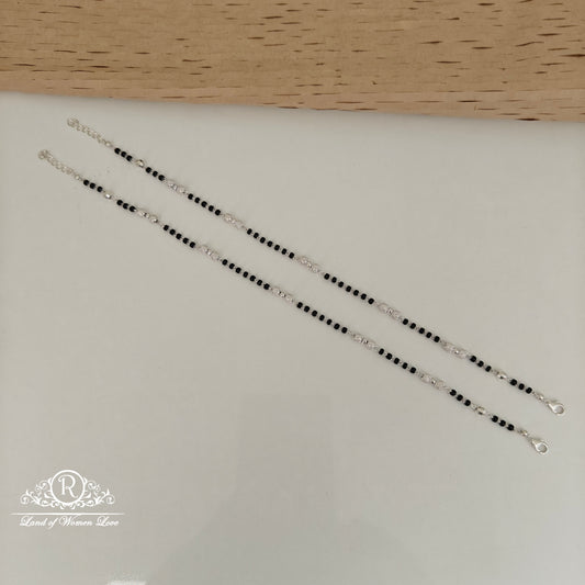 92.5 SILVER LIGHT WEIGHTBLACK BEADS ANKLETS-RCVC006