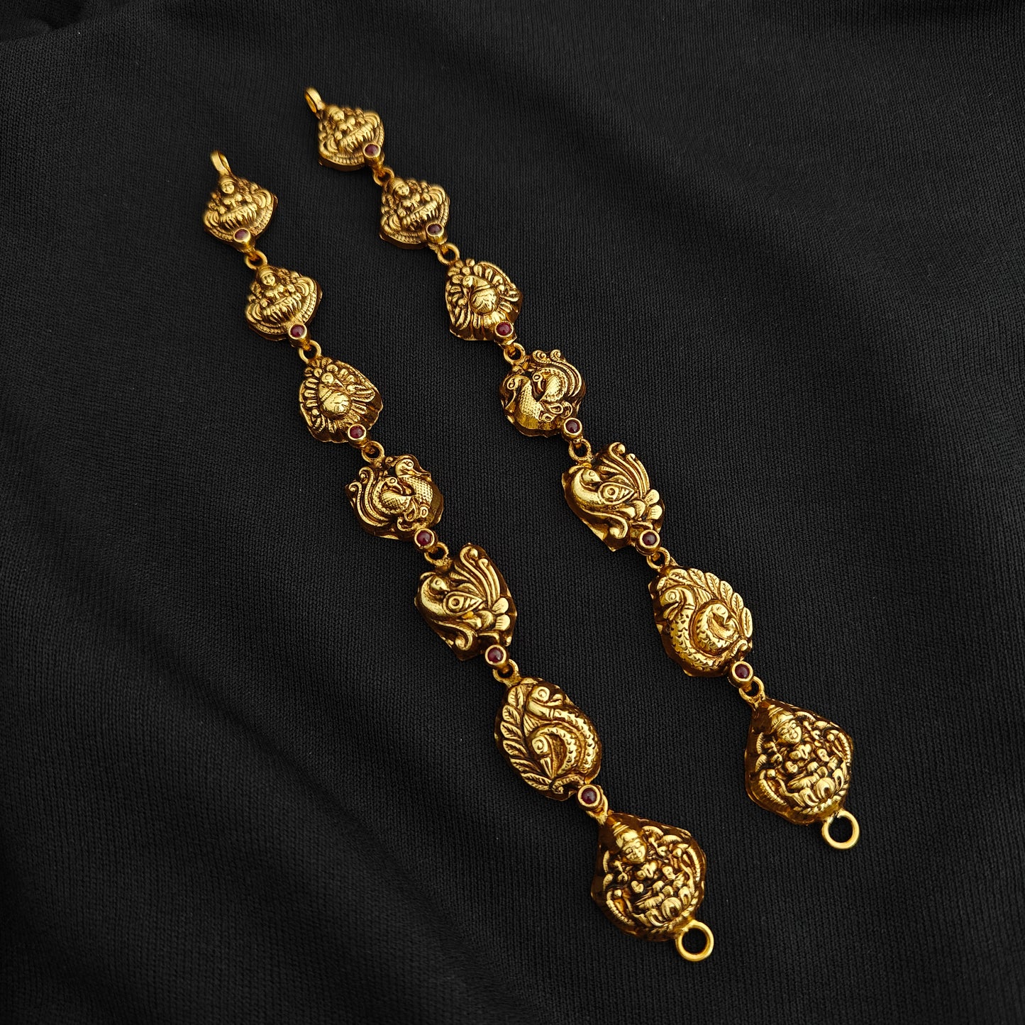 92-5-silver-with-gold-polish -peacock desgin -Side lockets -RCV381