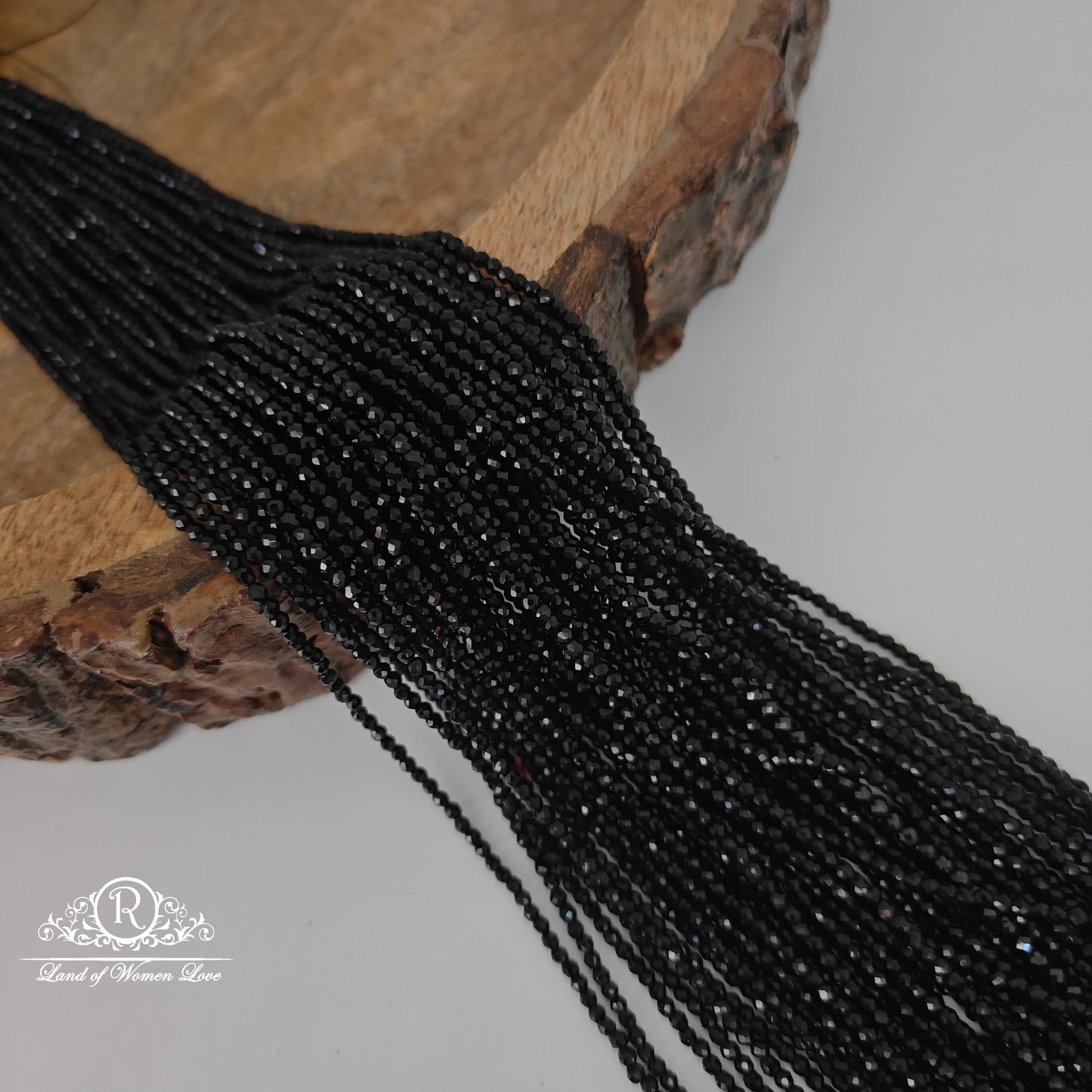 BLACK SPINNELS-RCJM056