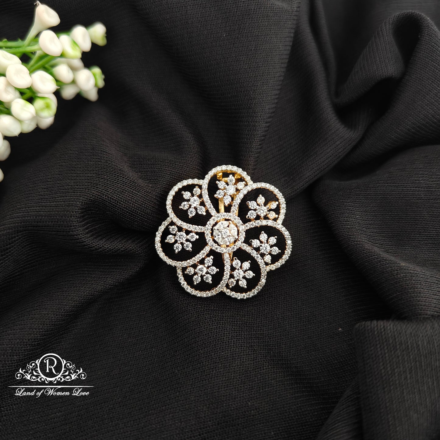 92.5 Silver diamond finishing flower design pendent -RCR108