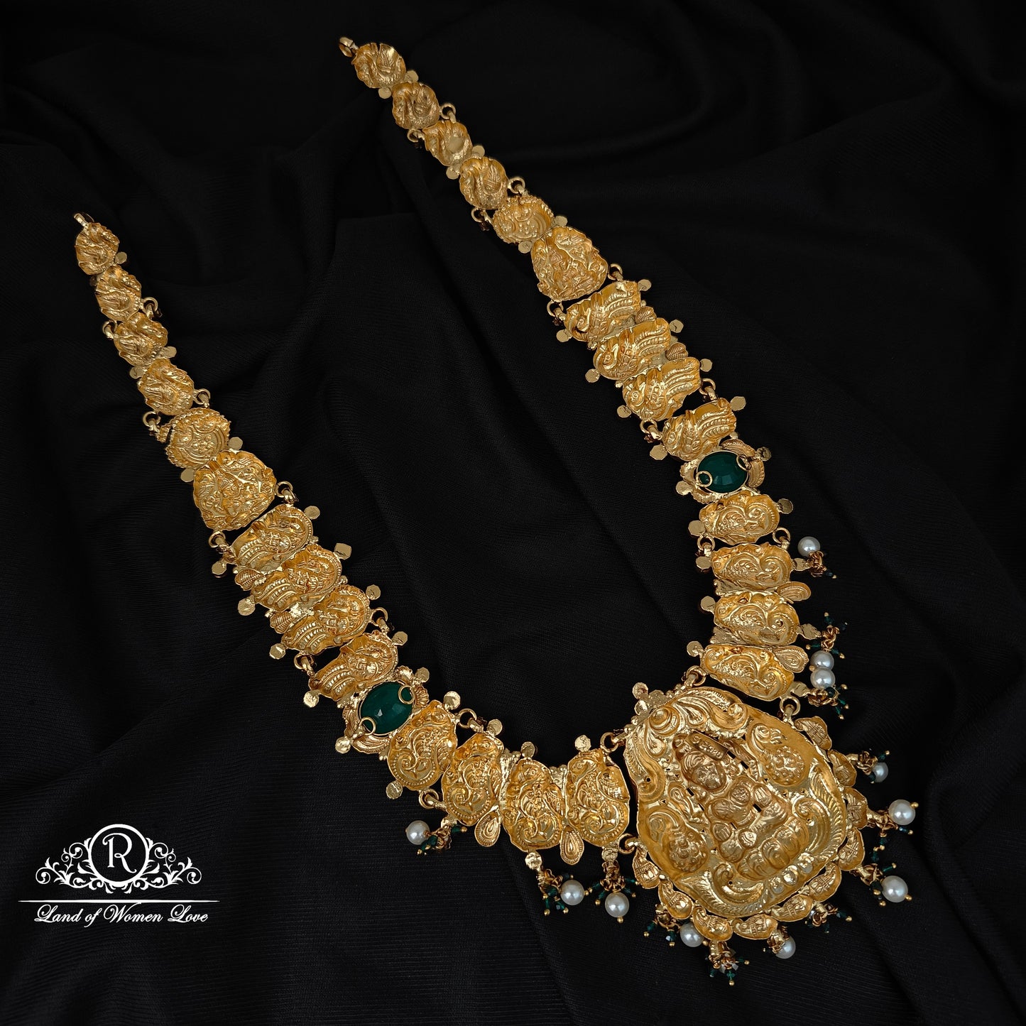 92.5-SILVER LAKSHMI DEVI WITH PEACOCK DESGIN HARAM-RCZ940