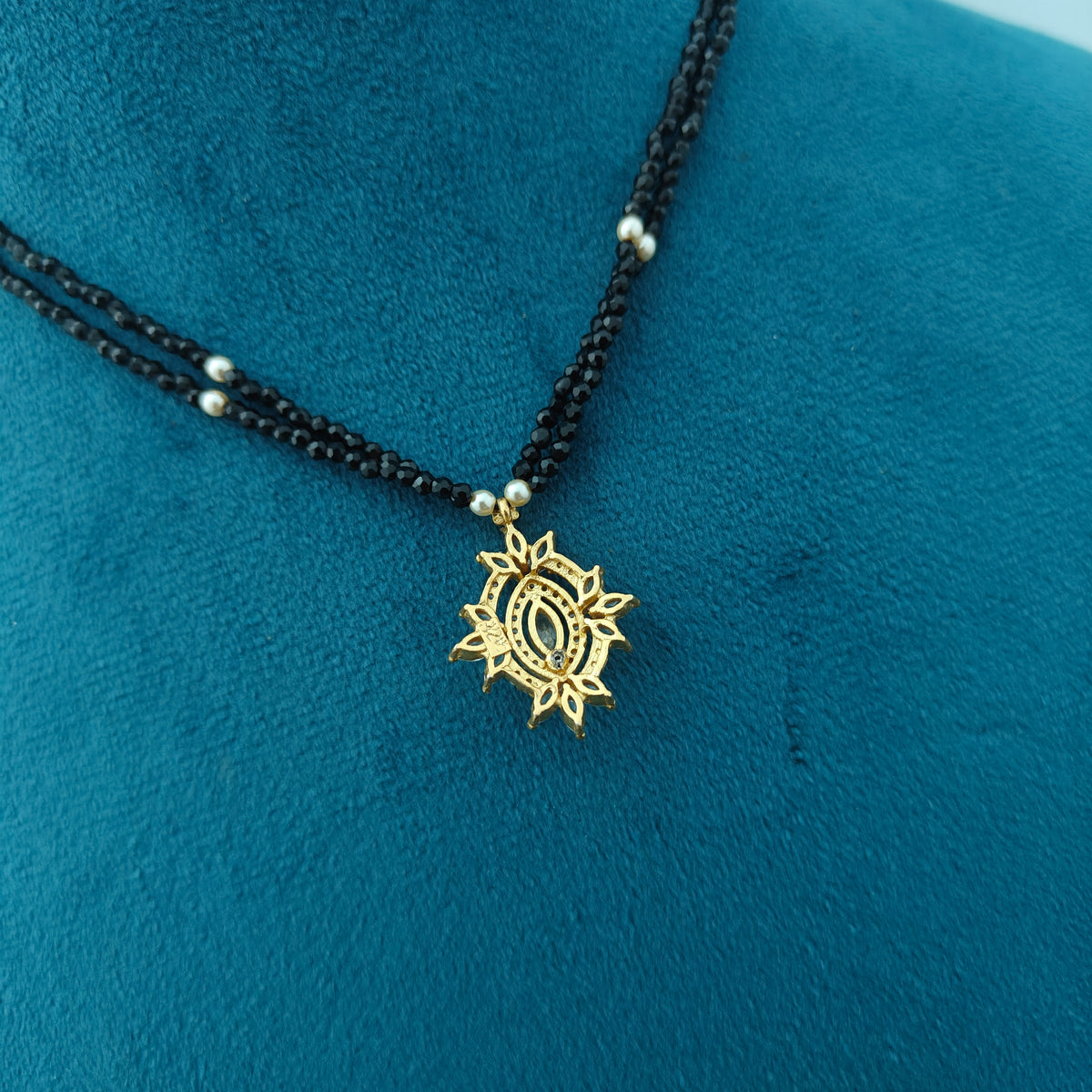 92.5 silver Black Beads with flower design locket-RCH1385