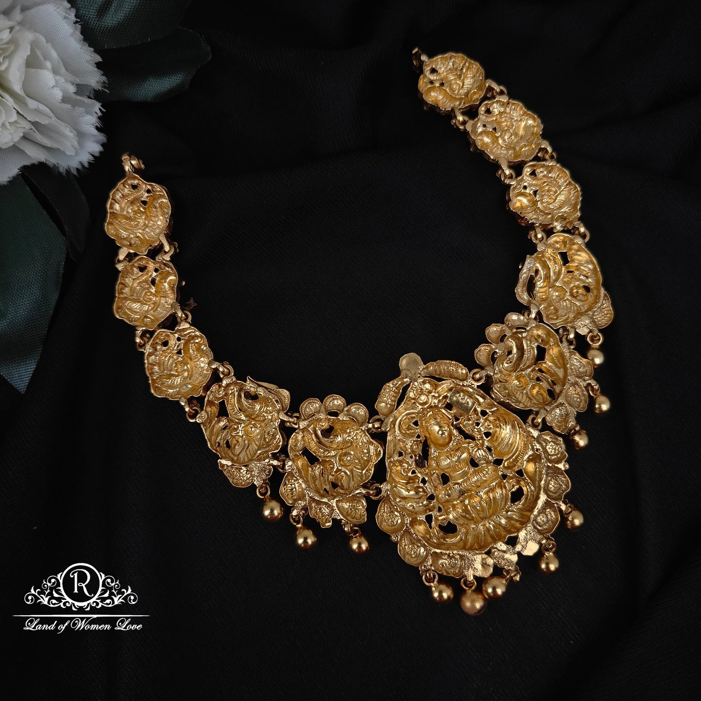 92.5 SILVER LAKSHMI DEVI WITH PEACOCK NECKLACE-RCP178