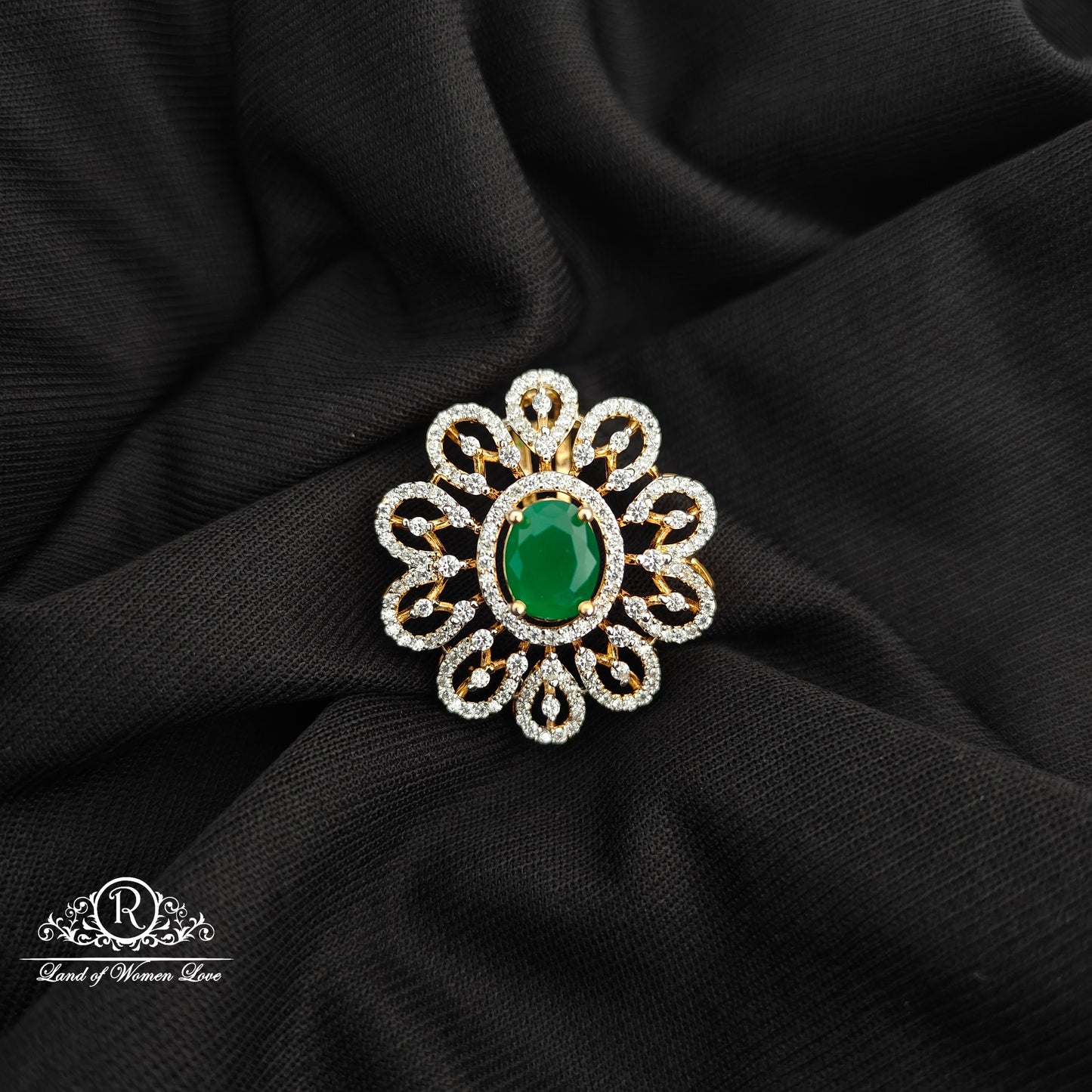 92.5 Silver diamond finishing flower design pendent -RCR109