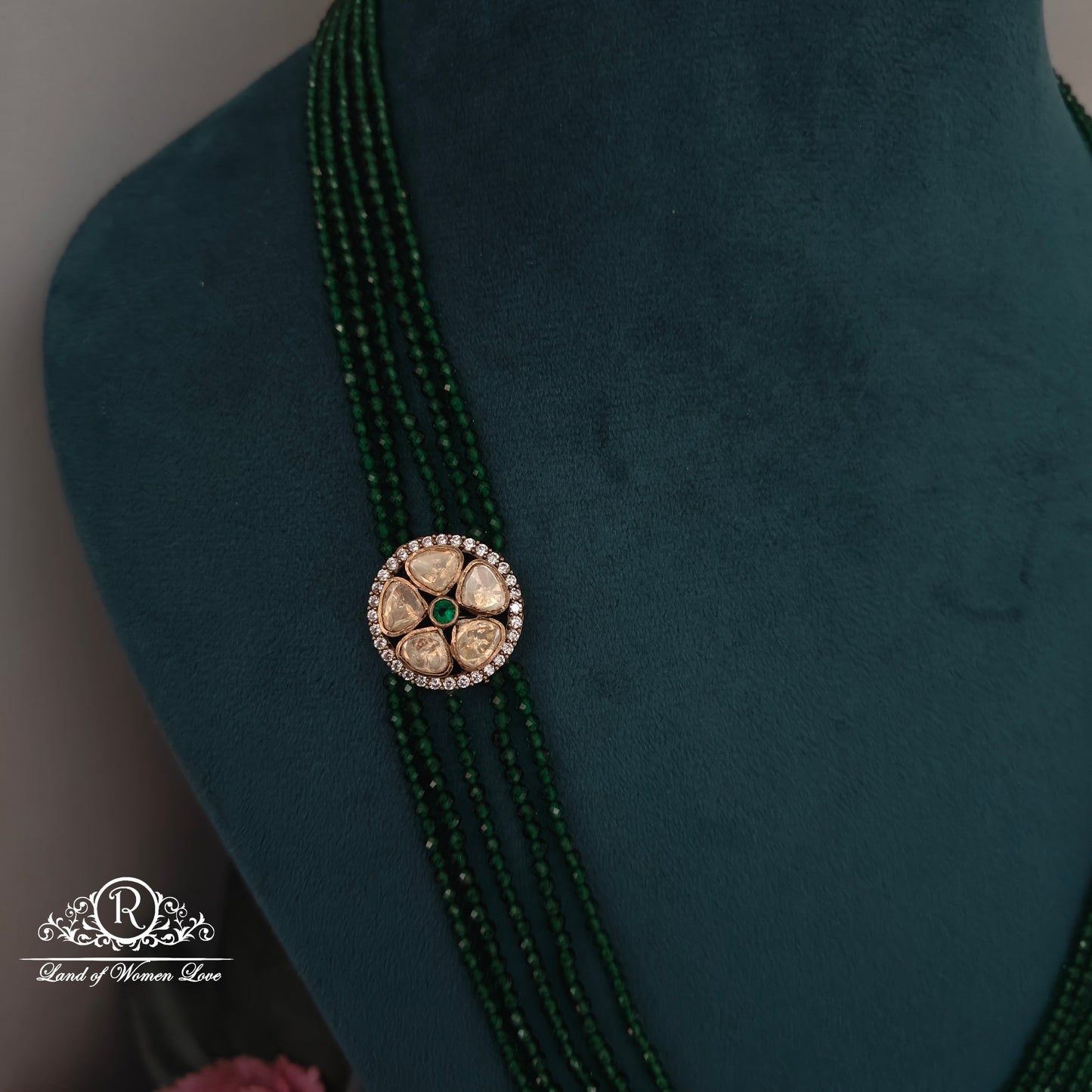 92.5 SILVER SIDE FLOWER PENDANT GREEN  BEADS MALA-RCH1061