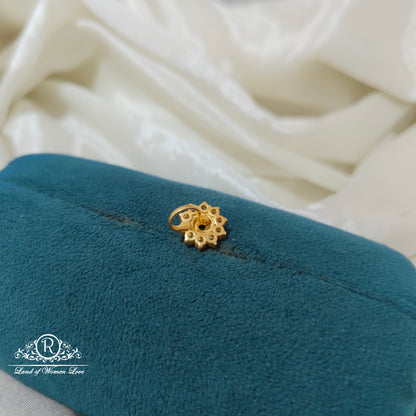 92.5 Silver flower design with green stone nosepin-RCR094