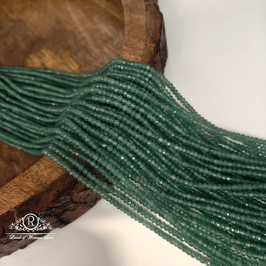 Cutting light green beads -RCMR33-3